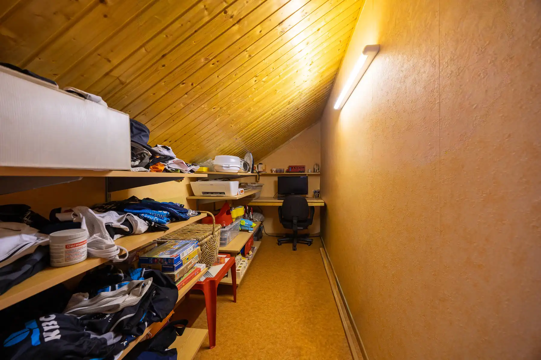 Charmante woning op uniek groen en rustig gelegen perceel foto 16