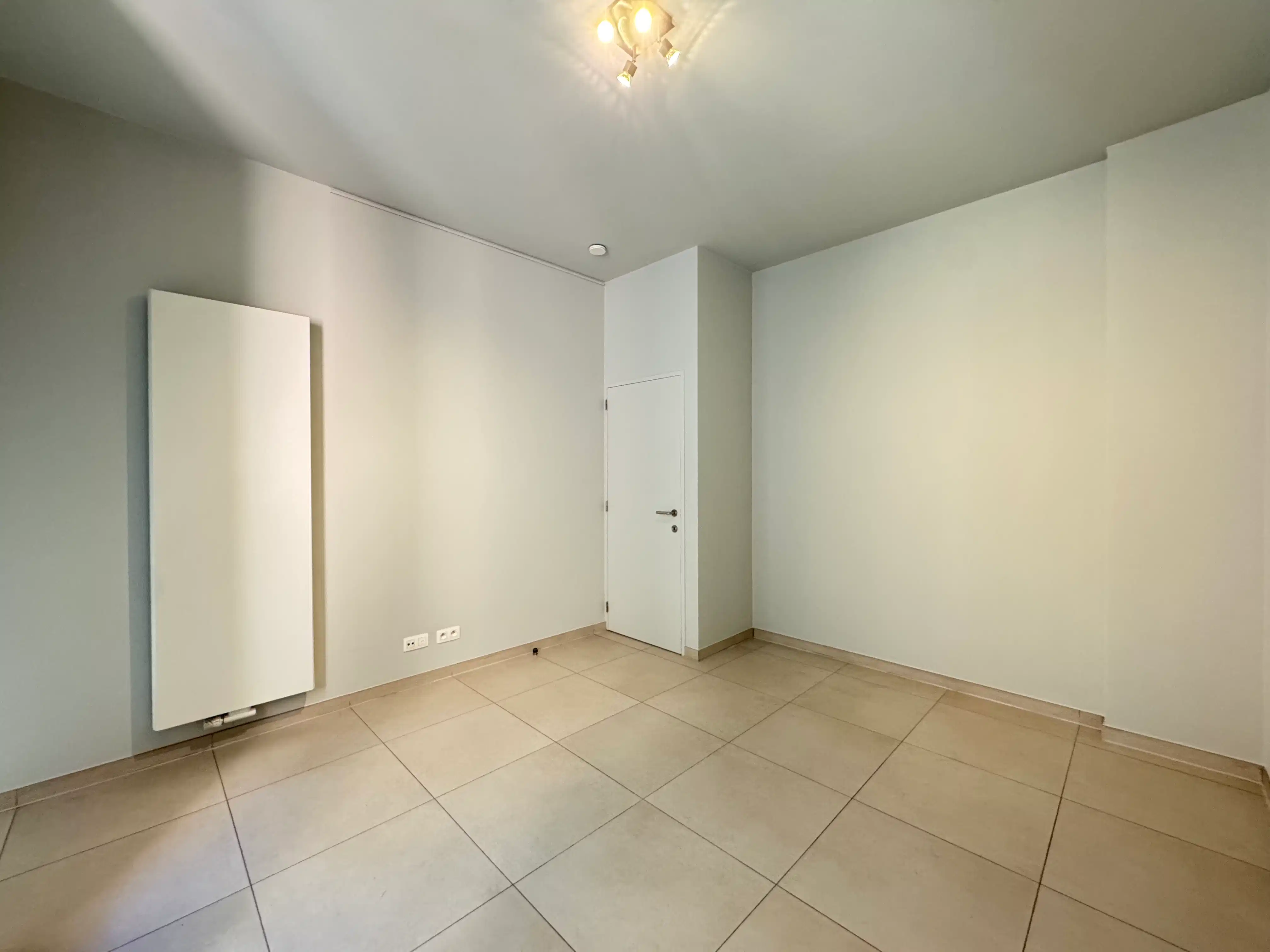 Appartement in gerenoveerd eclectisch herenhuis aan de Sint-Jozefkerk foto 7