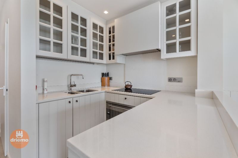 STIJLVOL EN HOOGWAARDIG AFGEWERKT APPARTEMENT CENTRAAL OP DE ZEEDIJK foto 9