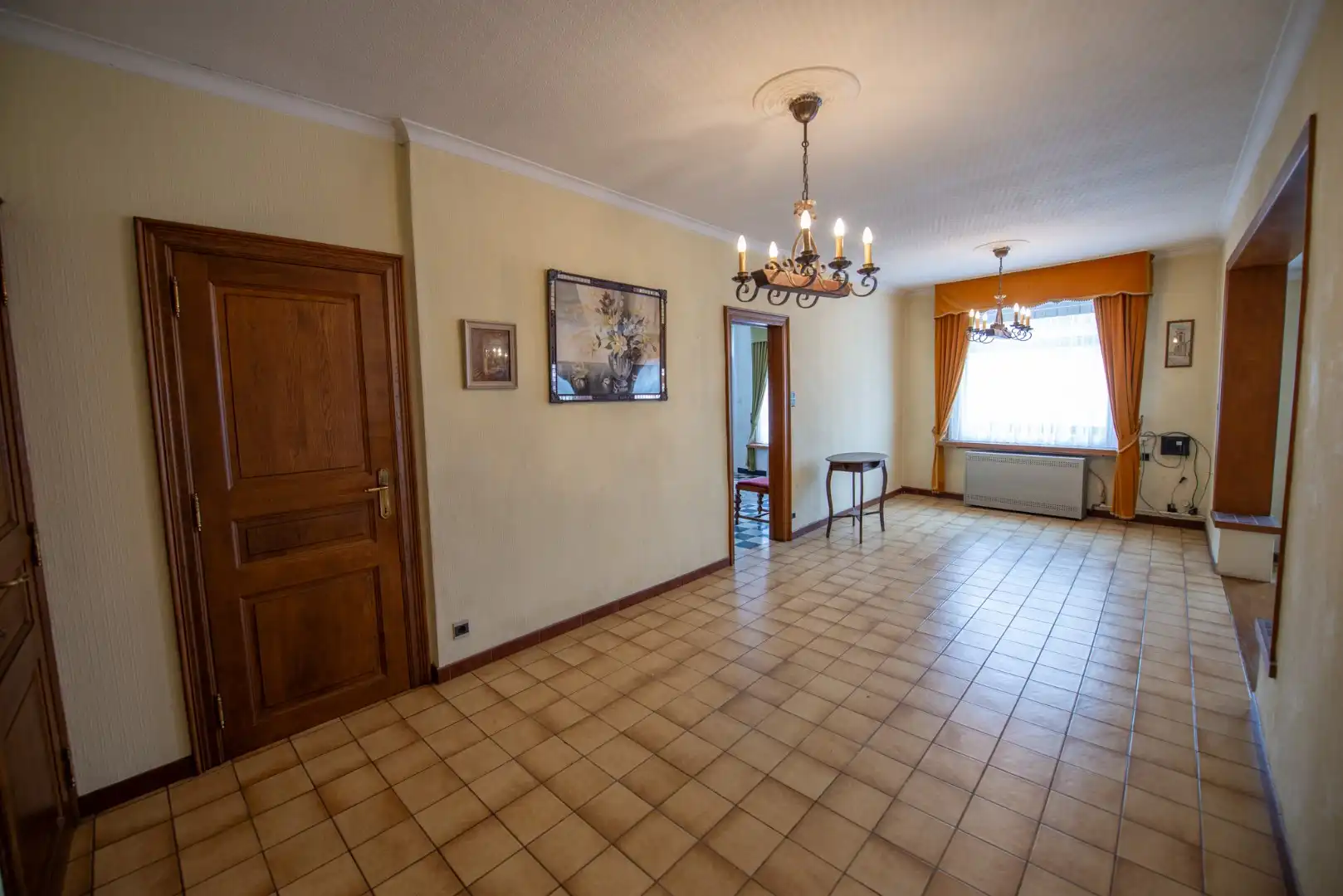 Casco woning met kantoorfunctie, ruime garage en een knusse binnenkoer. foto 4