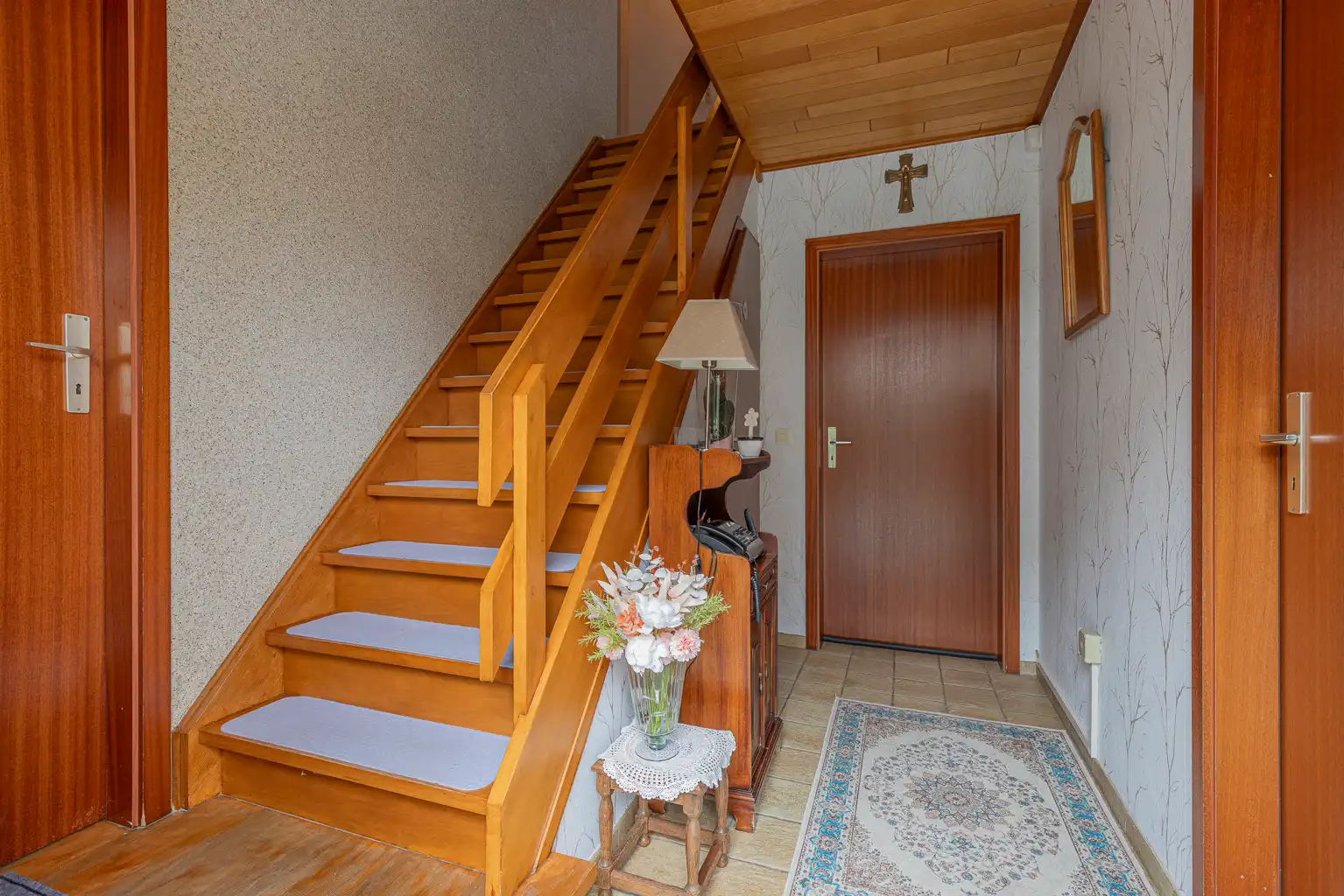 Rustig gelegen woning met 3 slaapkamers en ruime werkplaats foto 2