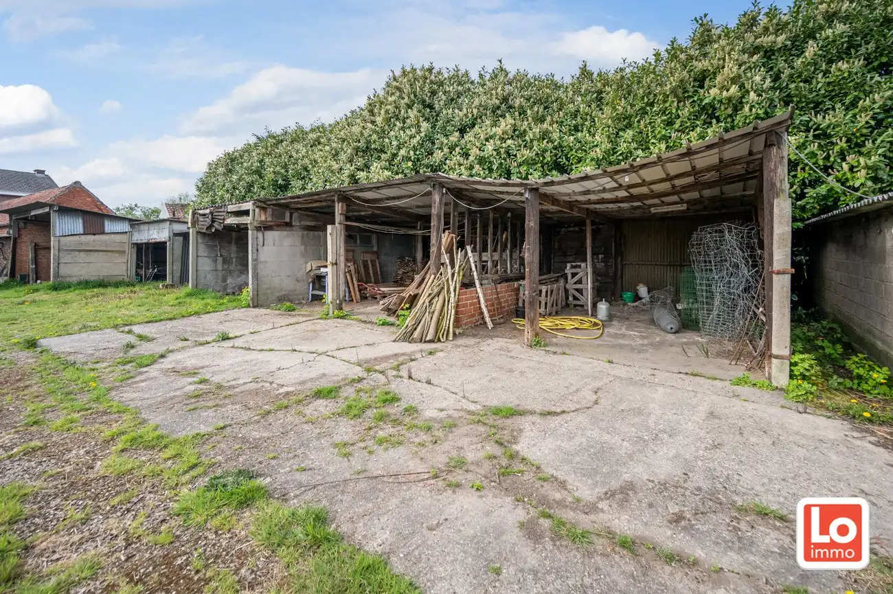 VERKOCHT! Landelijk gelegen halfopen afbraakwoning op groot perceel grond met open zicht in Zeveneken! foto 31