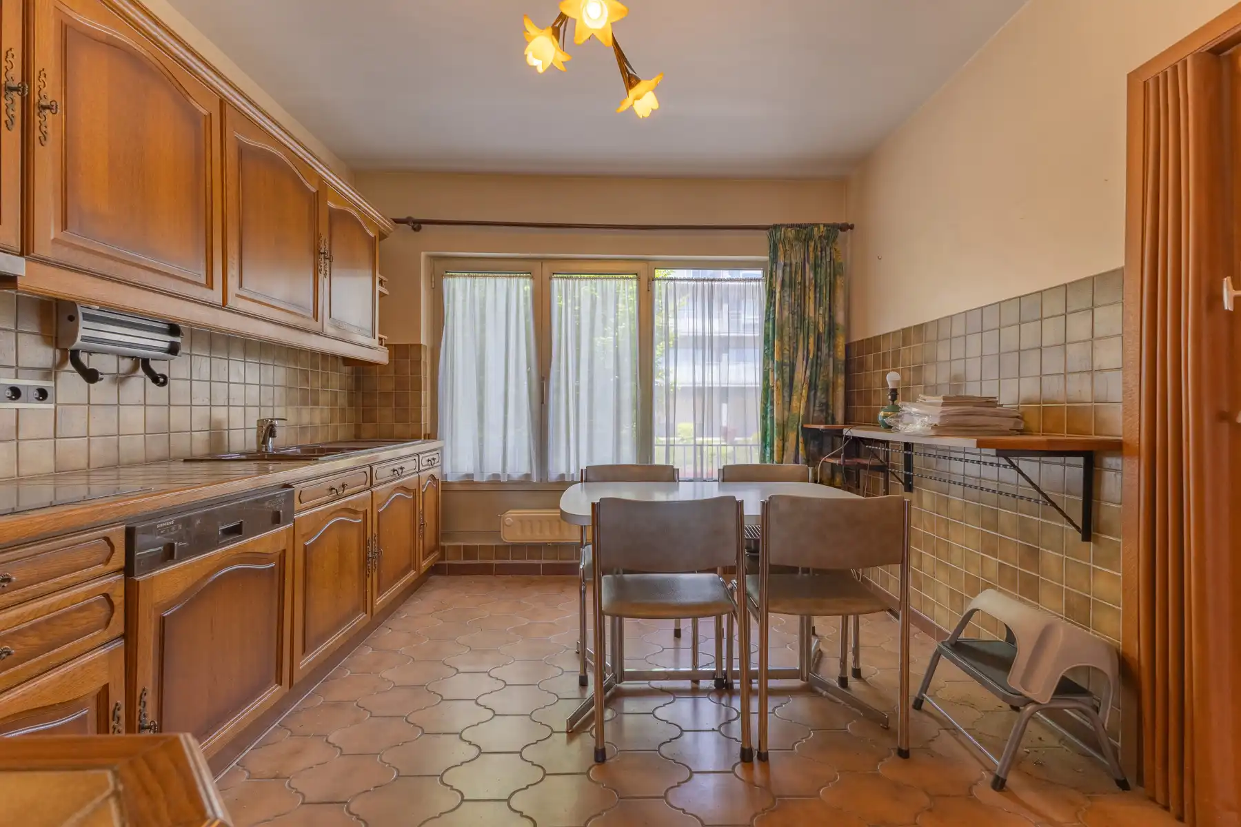 Gunstig gelegen woning met 3 slaapkamers, bureel en tuin foto 11