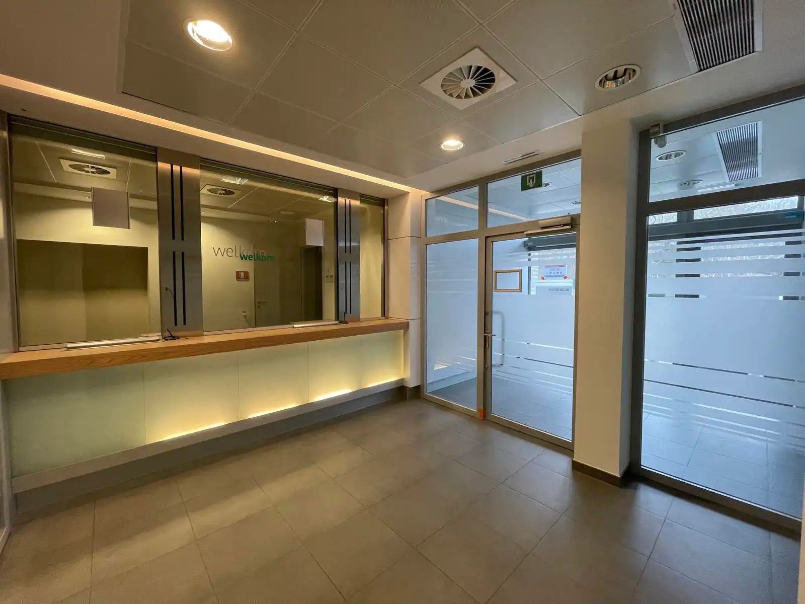 ERONDEGEM - Moduleerbaar handelspand op toplocatie. foto 4