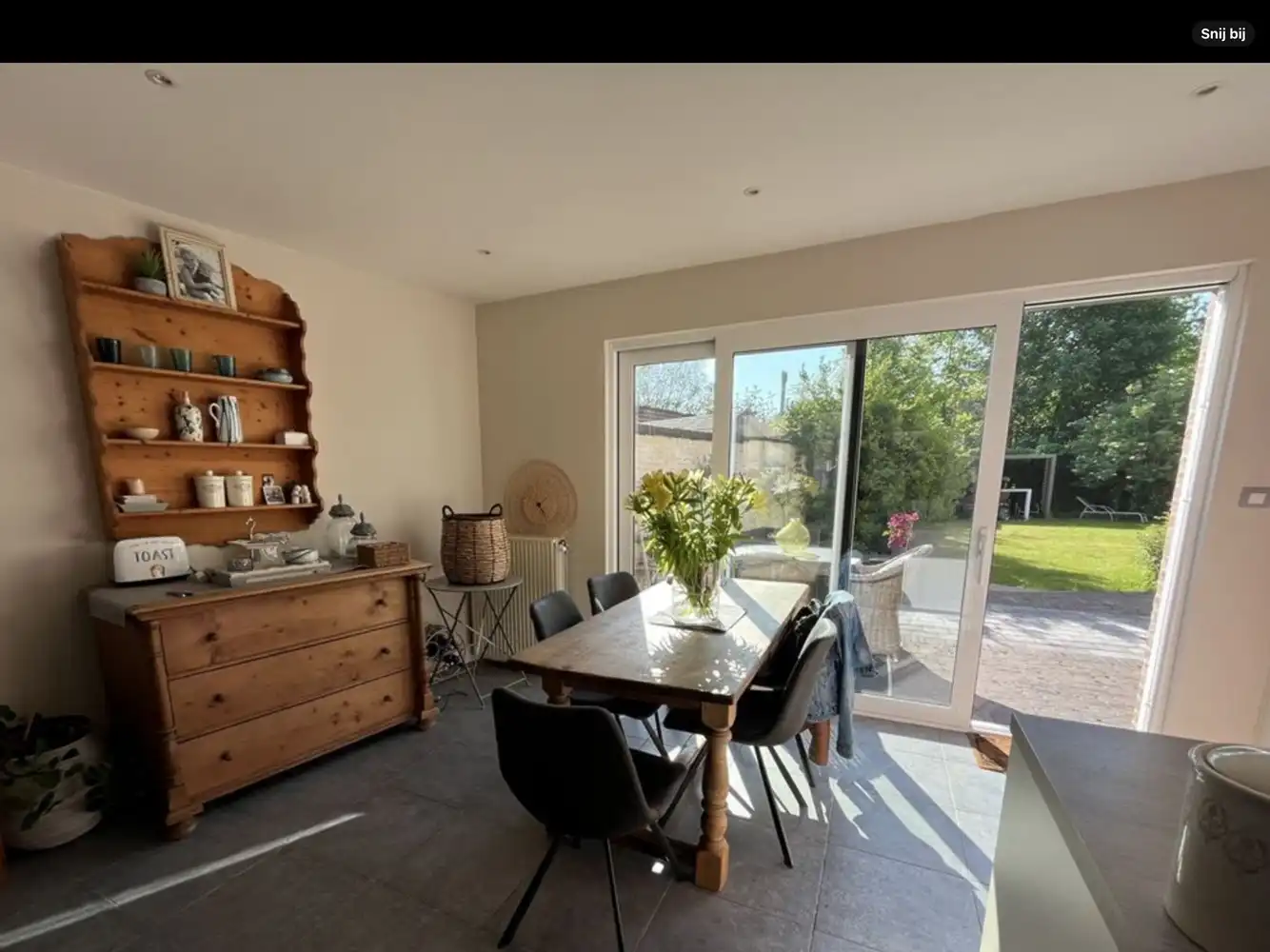 Op steenworp van Brugge centrum, INSTAPKLAAR CHARMANT ENERGIEZUINIG RUIM BURGERHUIS met MOOIE GROTE TUIN , 3 SLPKS en 3  badkamers foto 6