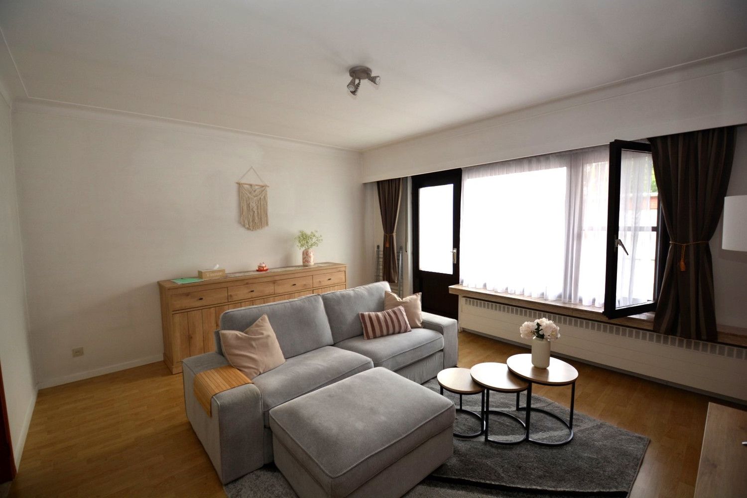 INSTAPKLAAR APPARTEMENT MET 1 SLK EN GARAGE! foto 4