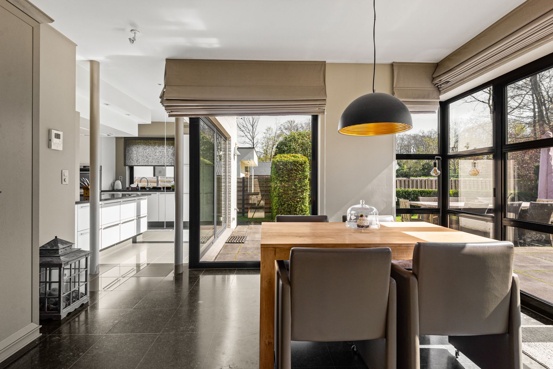 Moderne villa vlakbij het park van Halle Zoersel op 2.933m². foto 8