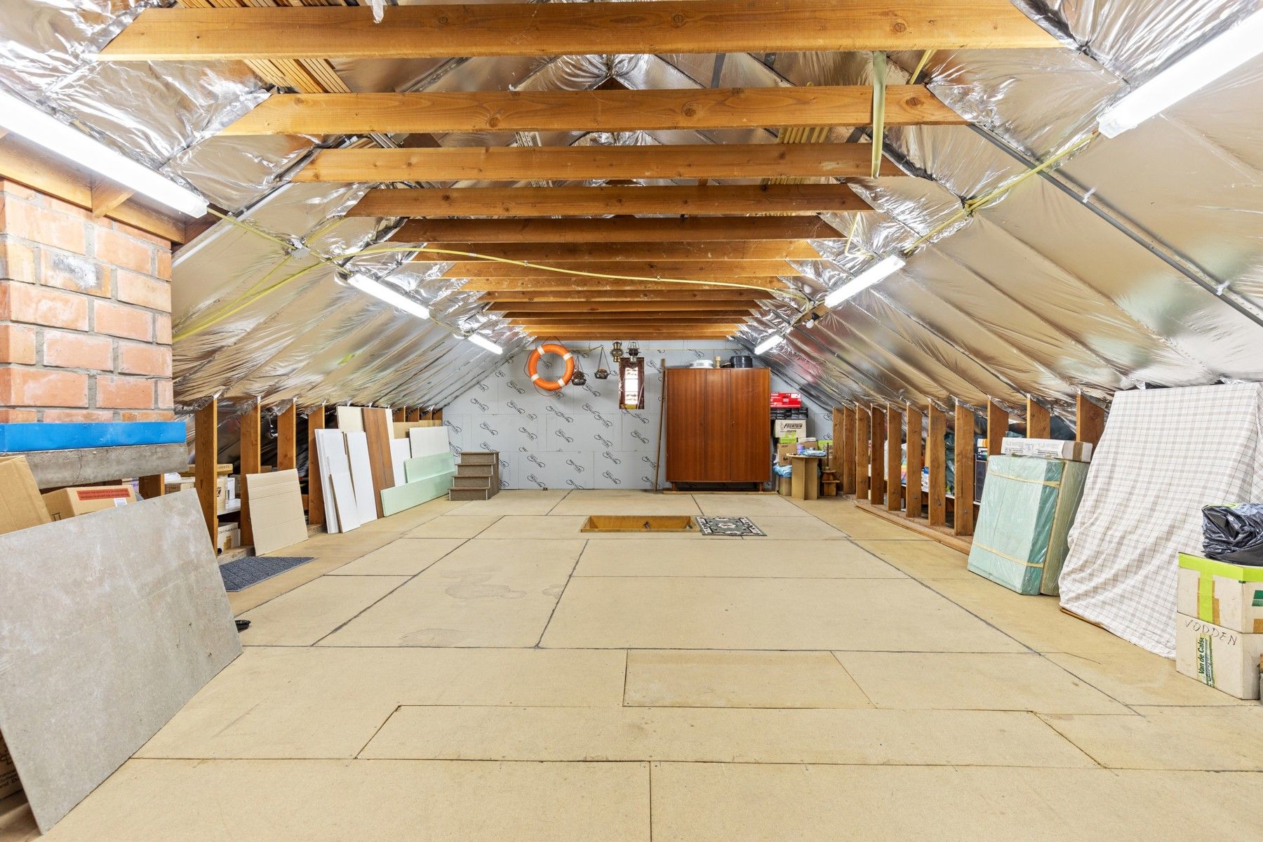 Charmante woning met mogelijkheden op een zeer ruim perceel! foto 7