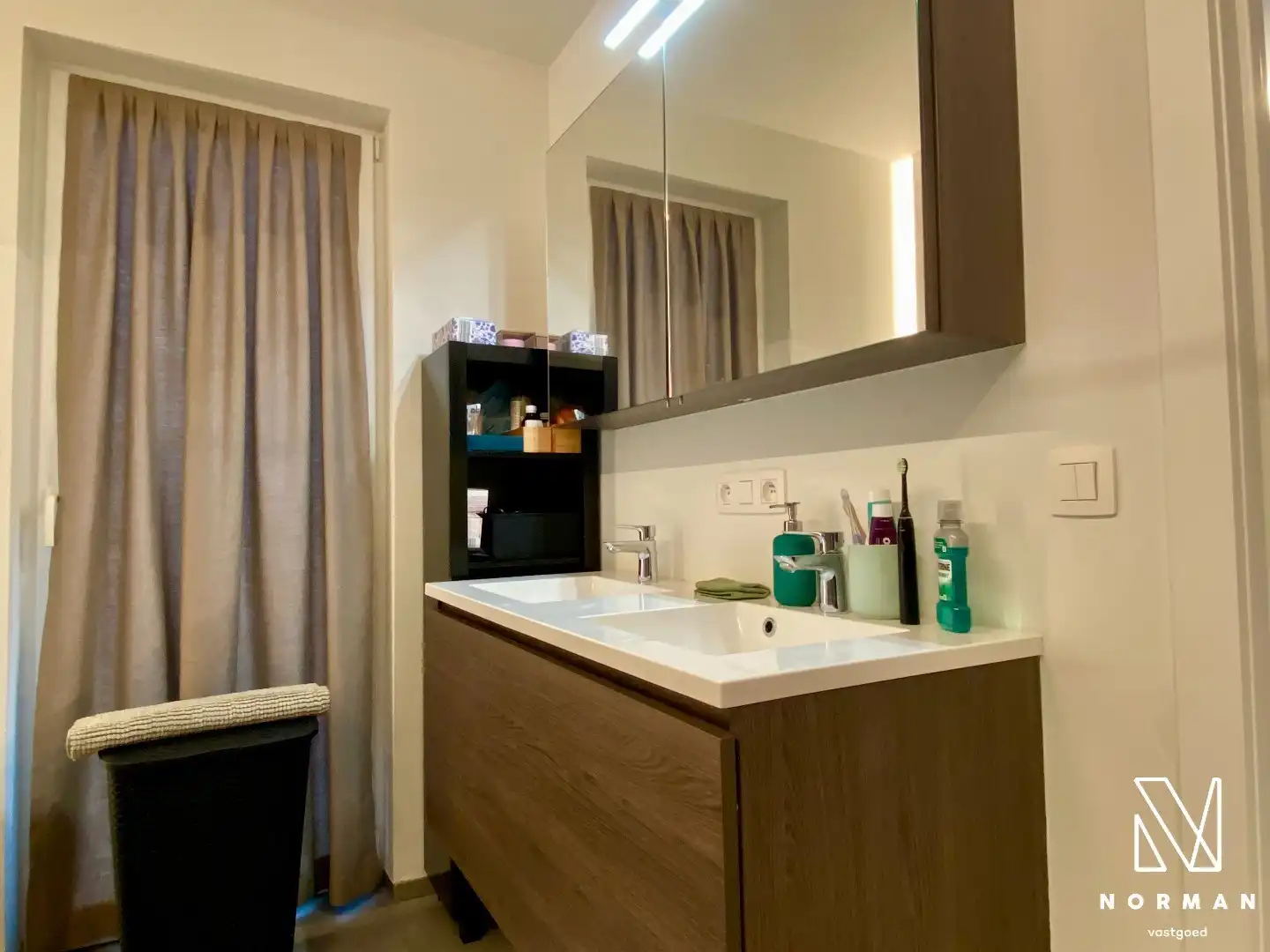 Gelijkvloers appartement in centrum Zwevegem met 2 slaapkamers en voor-en achtertuin foto 7