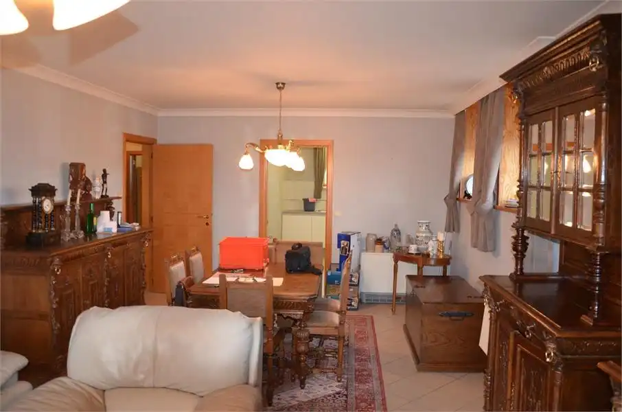 Te huur: ruim appartement van ca. 106 m² met 2 slaapkamers, terras en garage in Asper foto 3