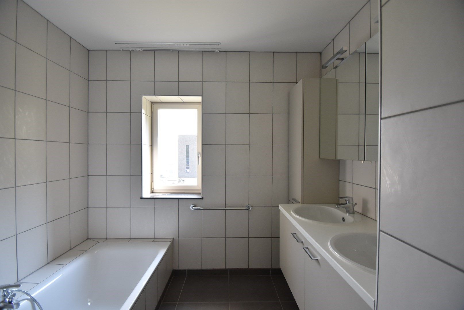 Zeer degelijk gebouwde ruime nieuwbouwwoning met inpandige garage en tuin op 4a81ca,  foto 18