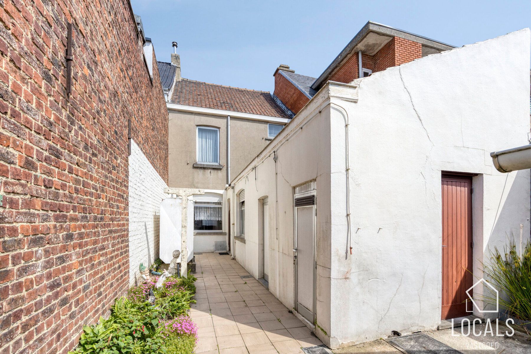 Te renoveren woning met potentieel nabij station Denderleeuw foto 20