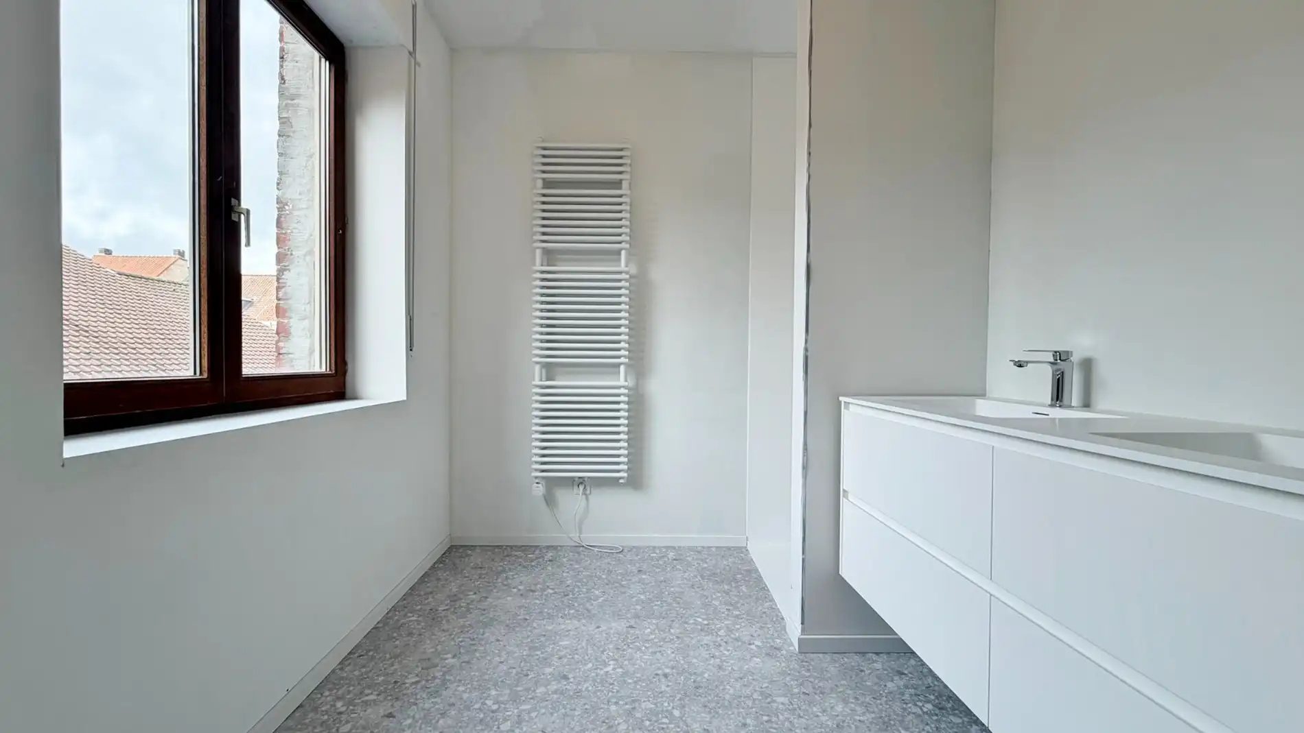 Gerenoveerde, energiezuinige woning met 3 slaapkamers, tuin en garage in centrum Ieper foto 10