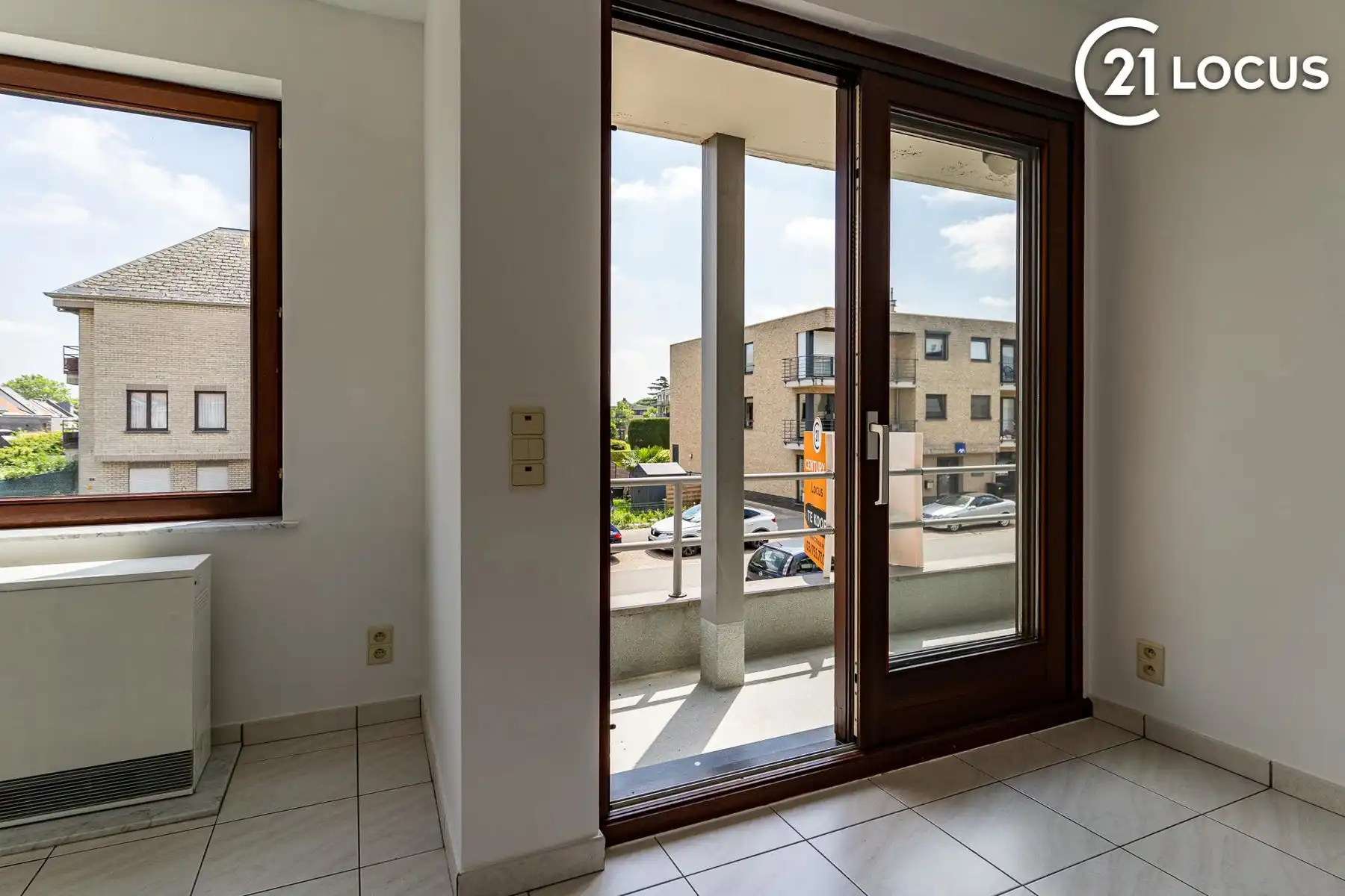 Ruim instapklaar appartement met garage in Burcht foto 14
