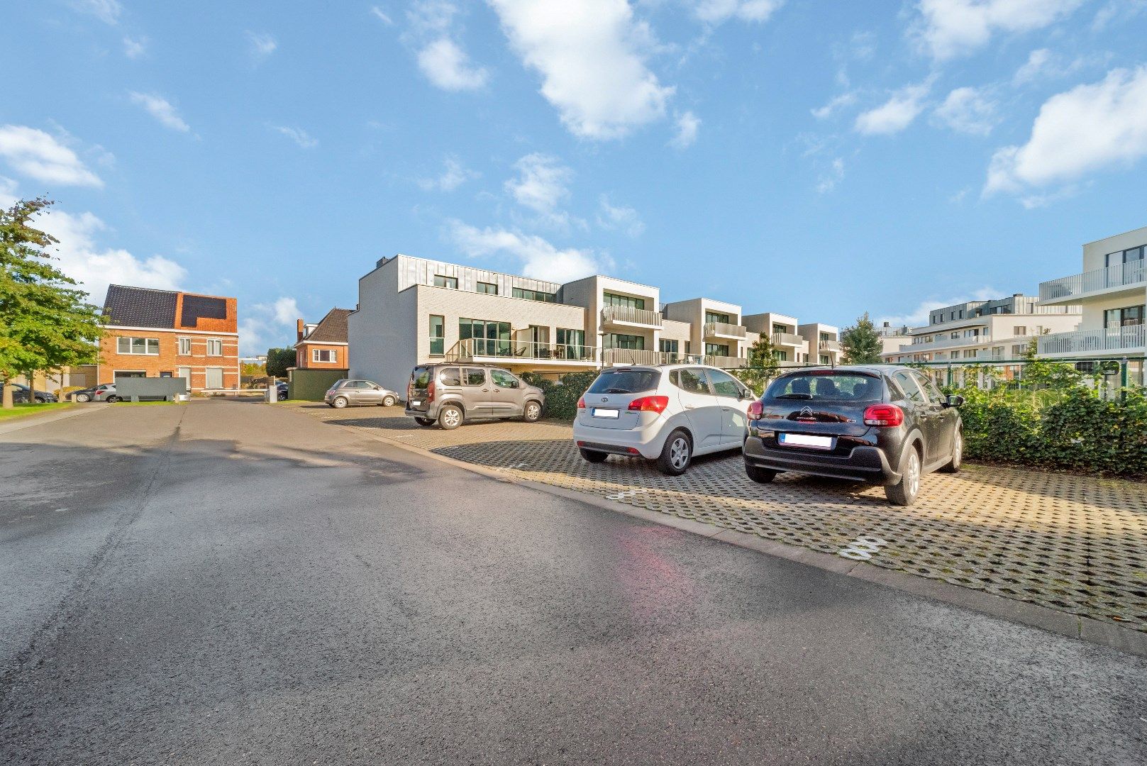 Verhuurde studentenflat met kitchenette en badkamer en staanplaats foto 13