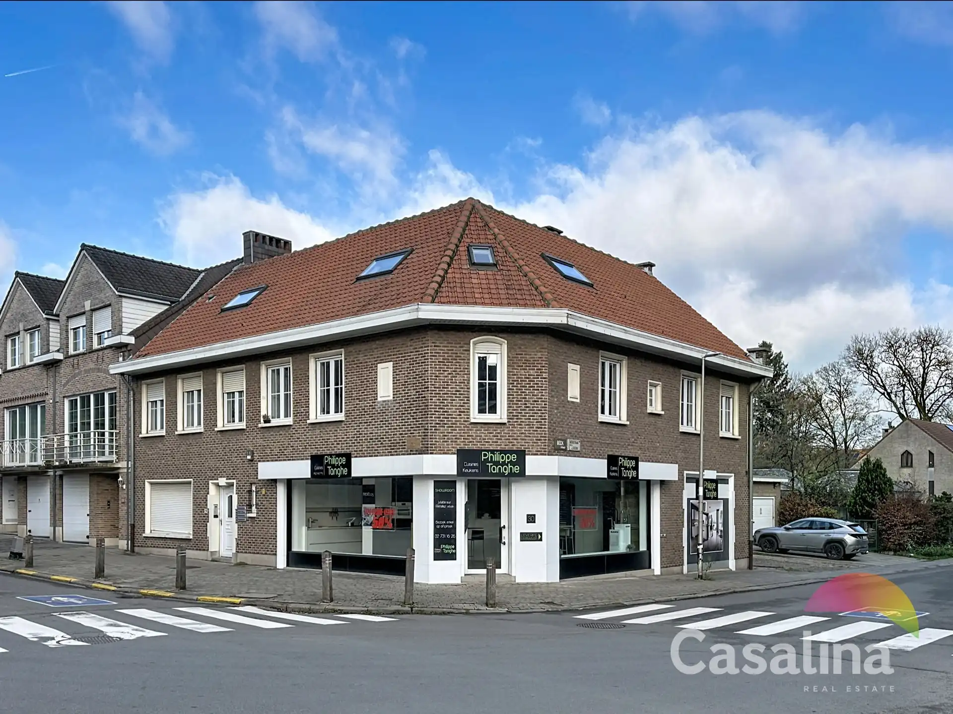 HANDELSPAND GELIJKVLOERS van +/- 95 m², centrale ligging foto {{pictureIndex}}