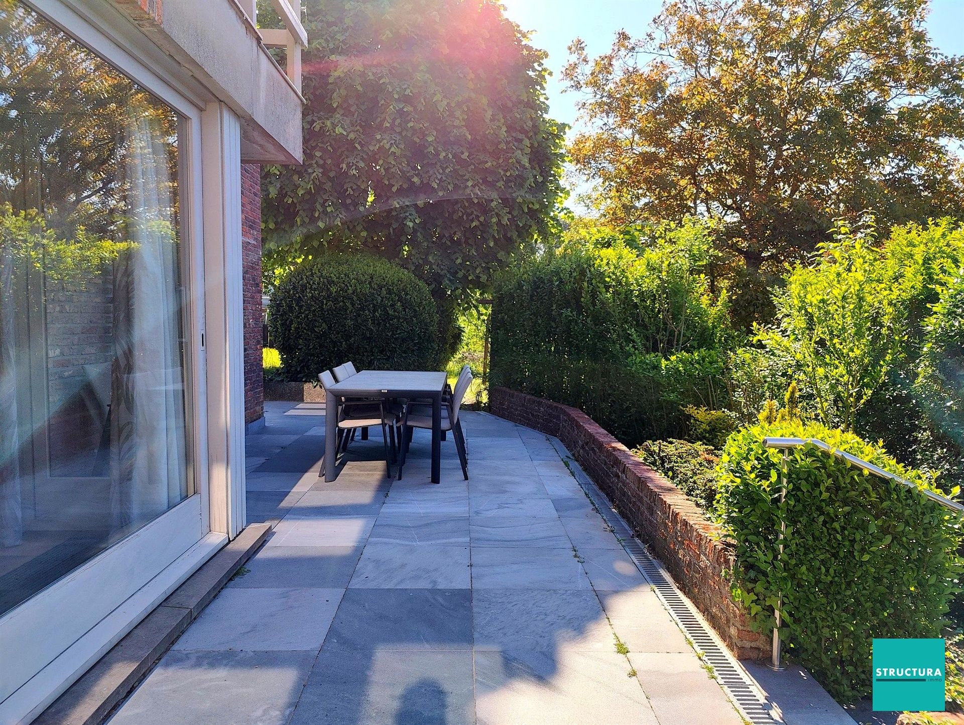 Woning op toplocatie met achterliggend groen foto 6