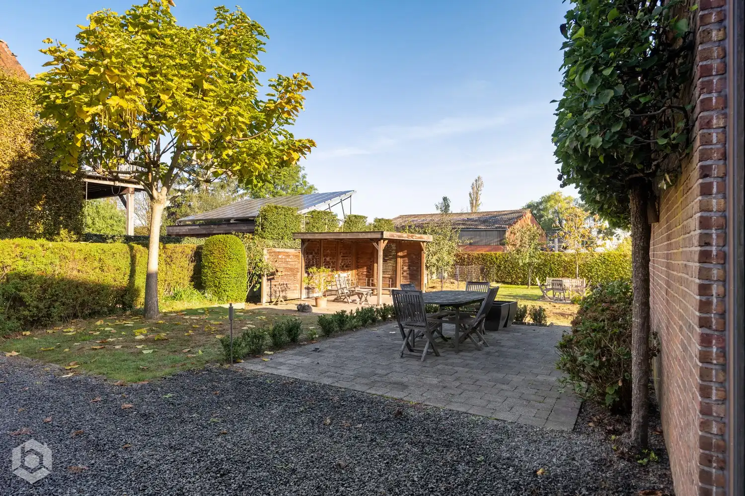 Woning met 3 à 4 slpkrs en grote garage (mogelijk tot handel) foto 15