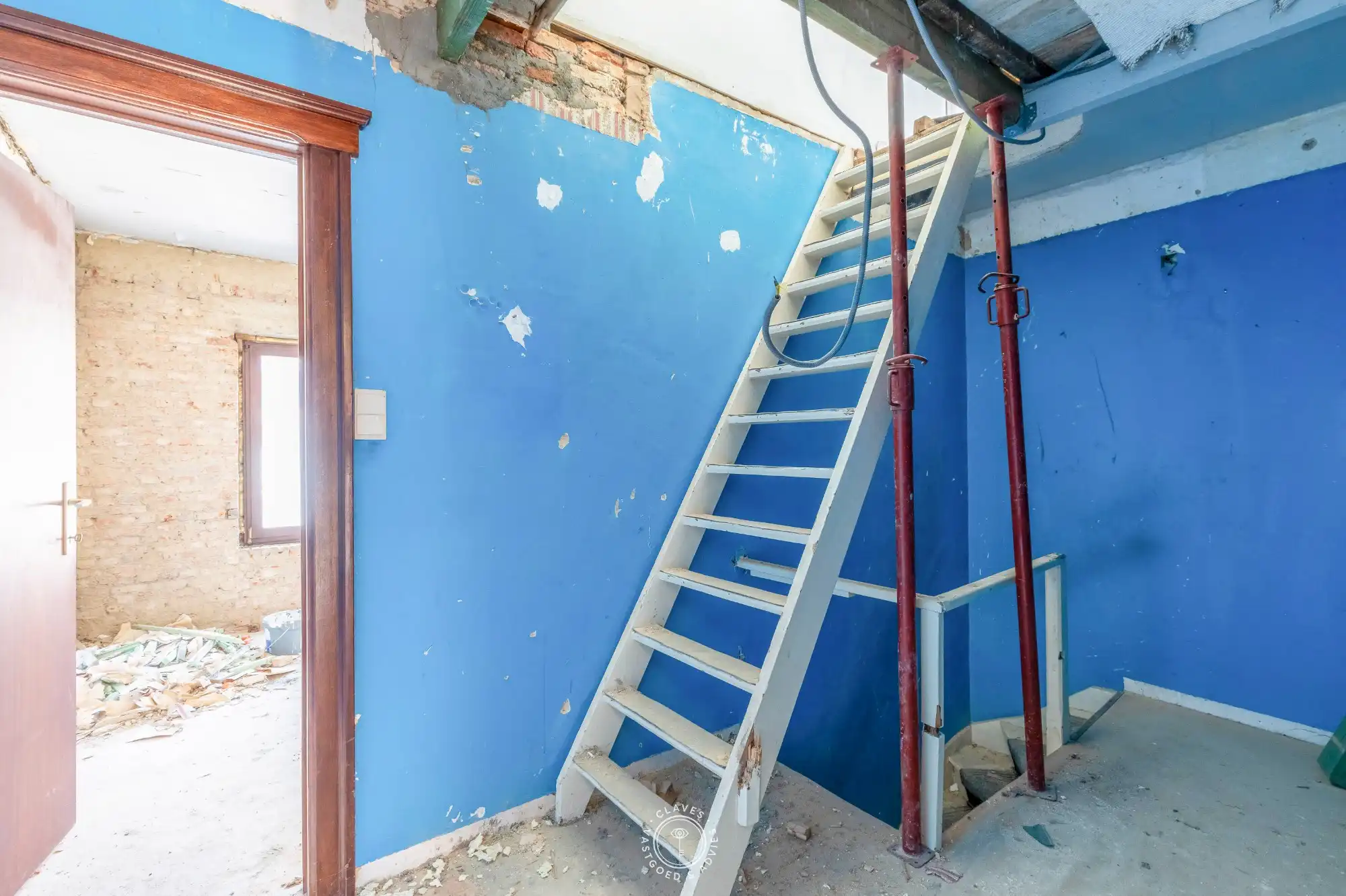 Te renoveren woning met garage in het centrum van Sint-Niklaas foto 12