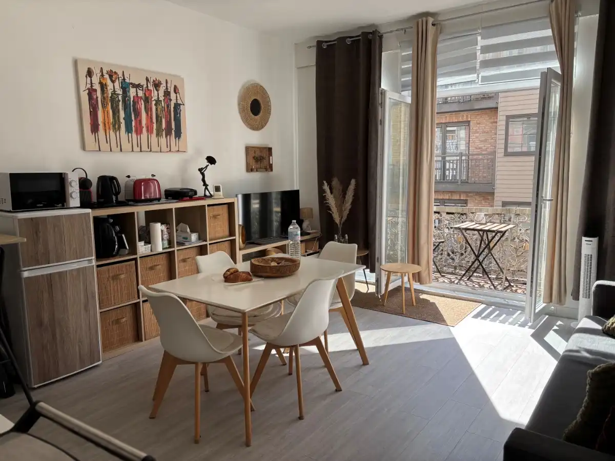 Instapklaar appartement nabij de Belle Epoque-wijk in het centrum van Blankenberge foto {{pictureIndex}}