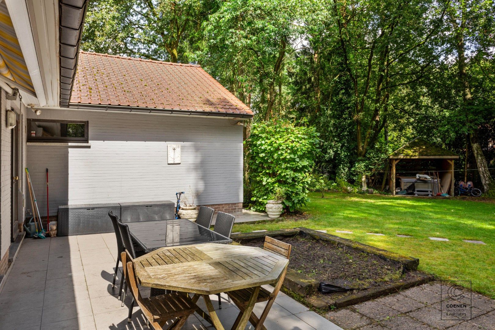 Instapklare woning met 4 slpks, een bew opp van 247 m² en zonnige tuin op een TOPligging te Zoersel. foto 38