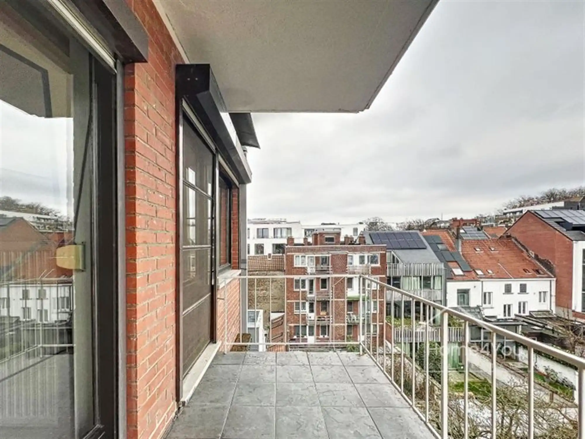 Gerenoveerd 2-slpk app. met 2 terrassen & garage in Gent! foto 10