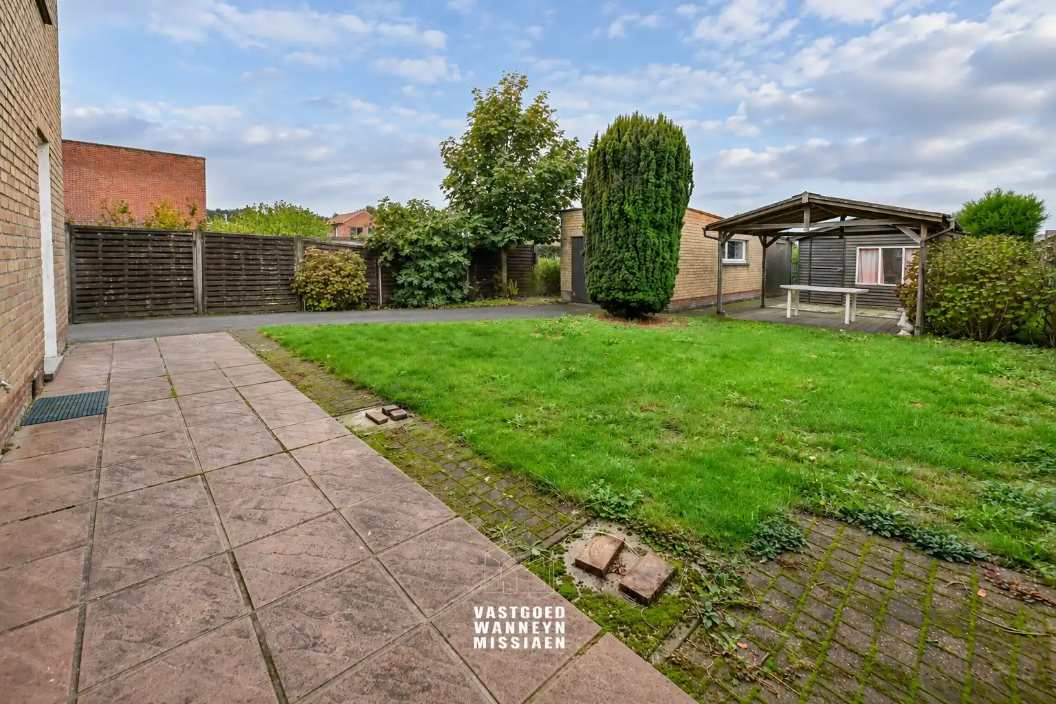 Ruime halfopen bebouwing met 4 slaapkamers, garage en tuin foto 20
