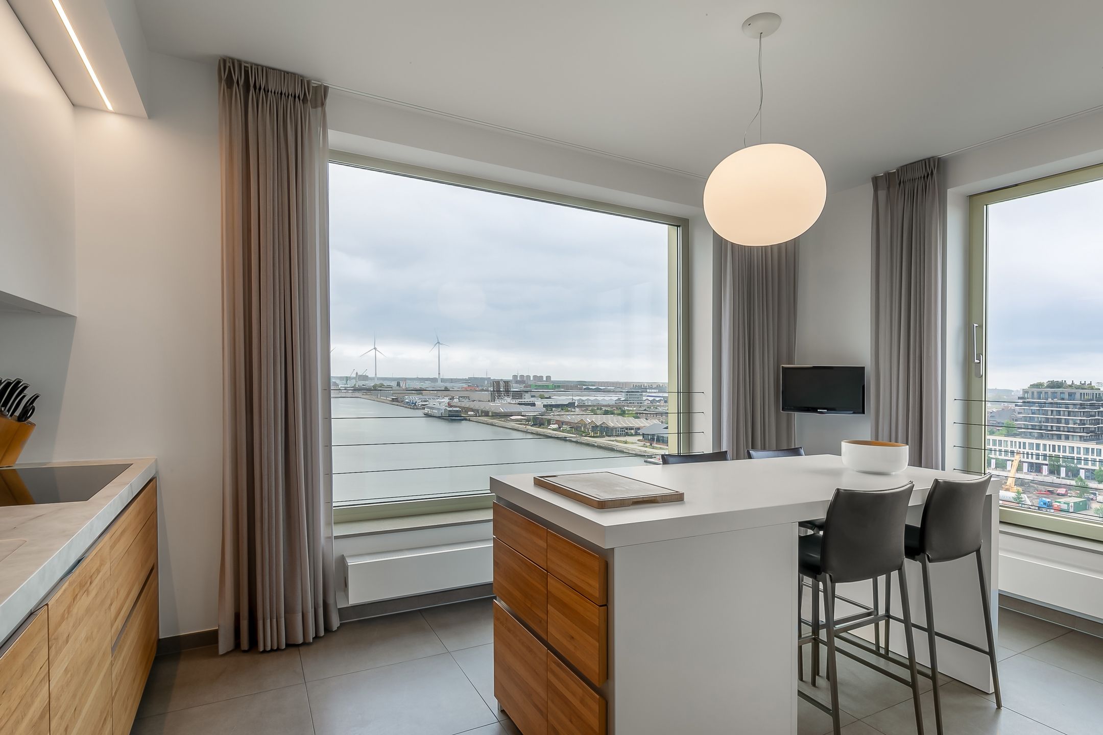 Uitzonderlijk appartement met sublieme waterzichten  foto 10