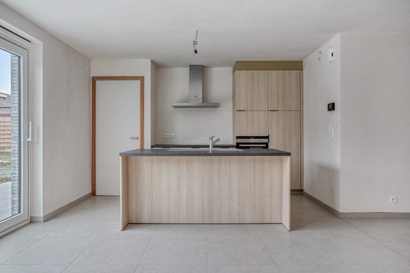 Prachtige, verrassend ruime nieuwbouwwoning met 3 slaapkamers én inpandige garage te koop in Dentergem! foto 7