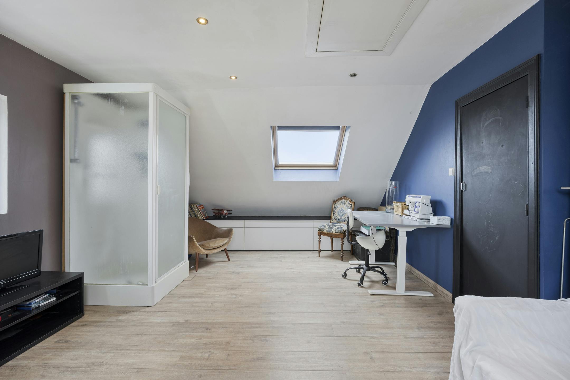 Charmante woning met potentieel te koop in Steenokkerzeel foto 15