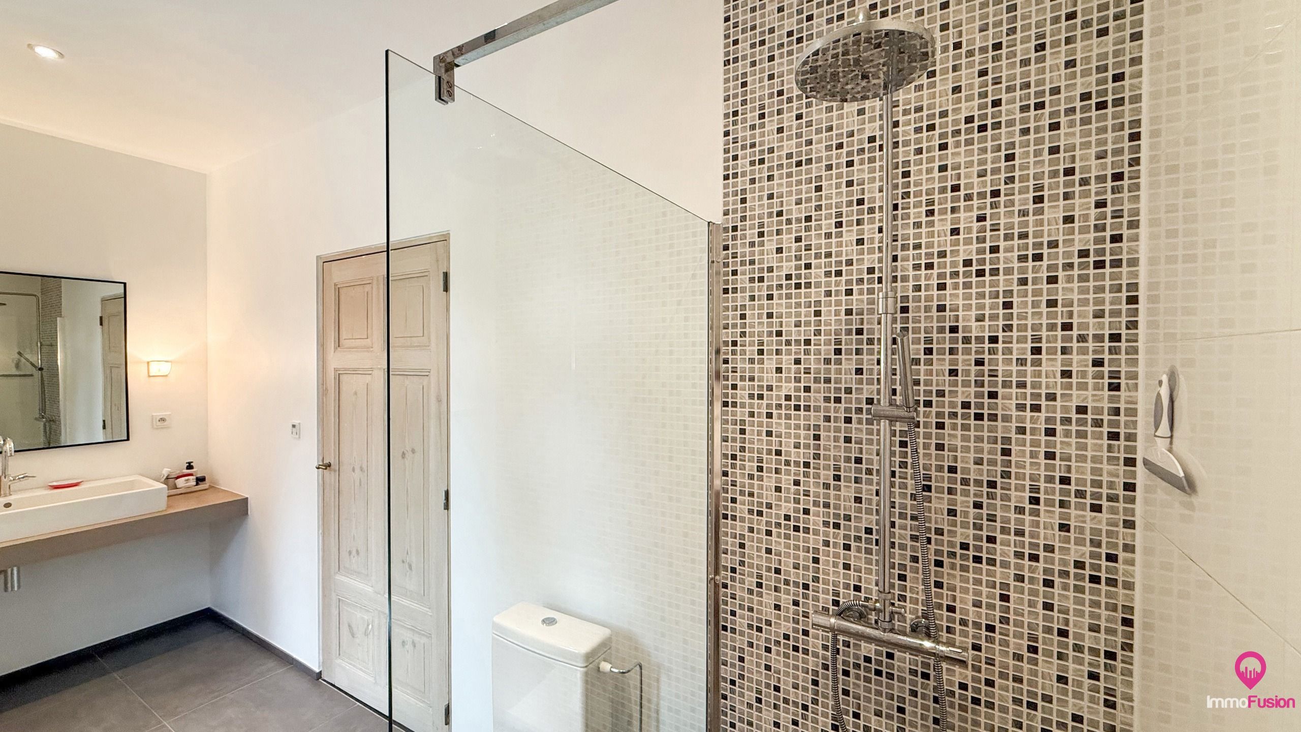 Zeer mooi ontworpen villa met 3 badkamers in Heusden-Zolder! foto 26