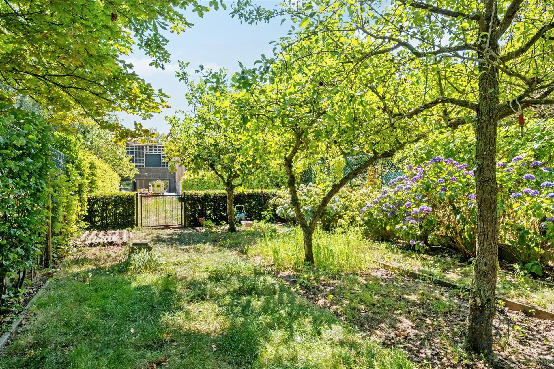 Ruime gezinswoning met 4 slpk, garage en zonnige tuin foto 7