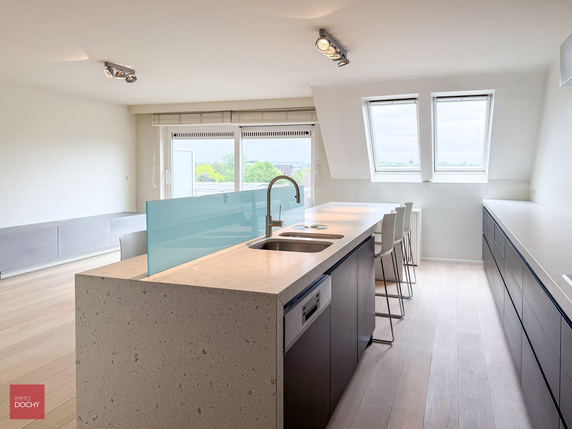 Centraal gelegen heel mooi ingericht appartement | Stormestraat foto 6