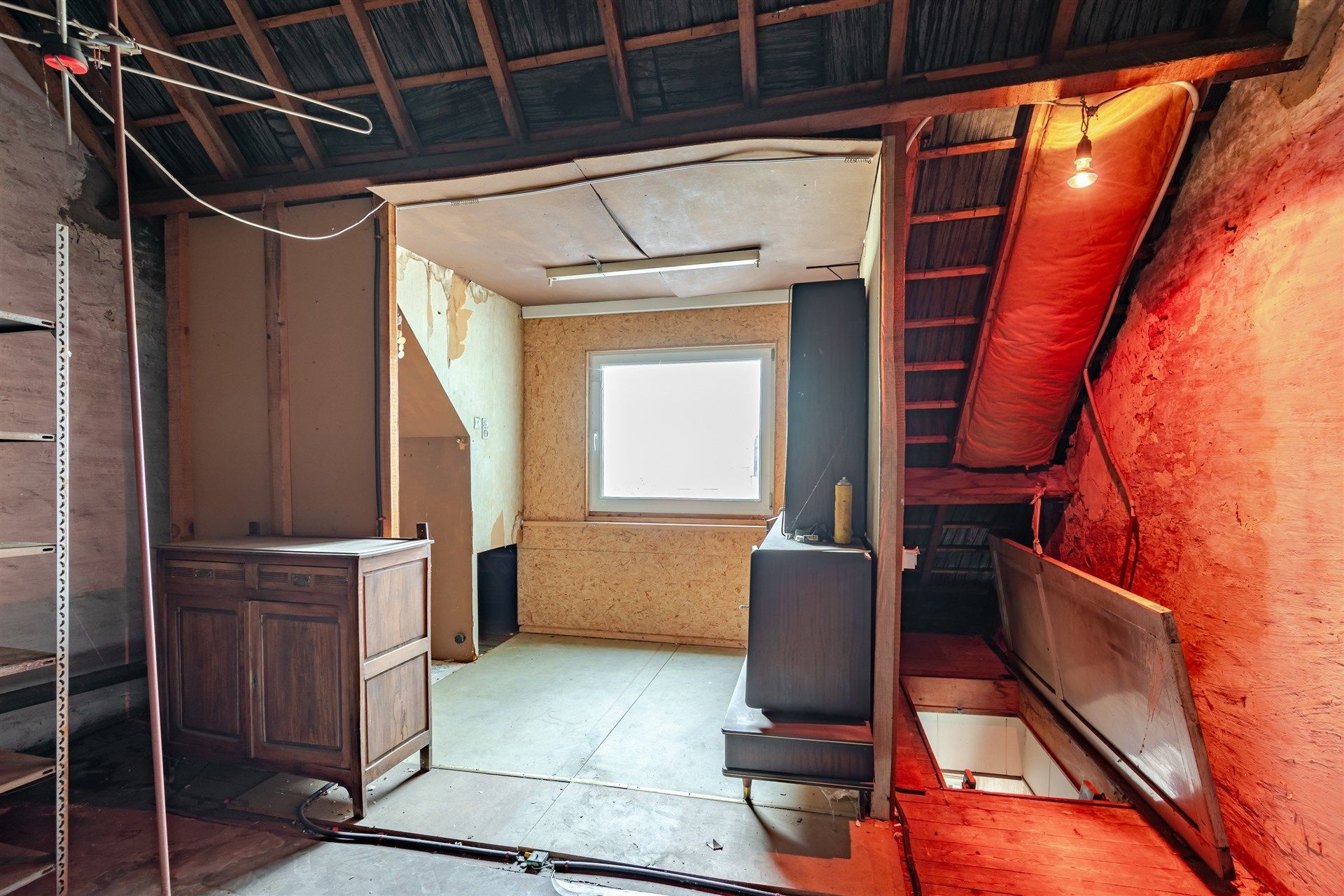 Te renoveren dubbelwoning met veel potentieel foto 21