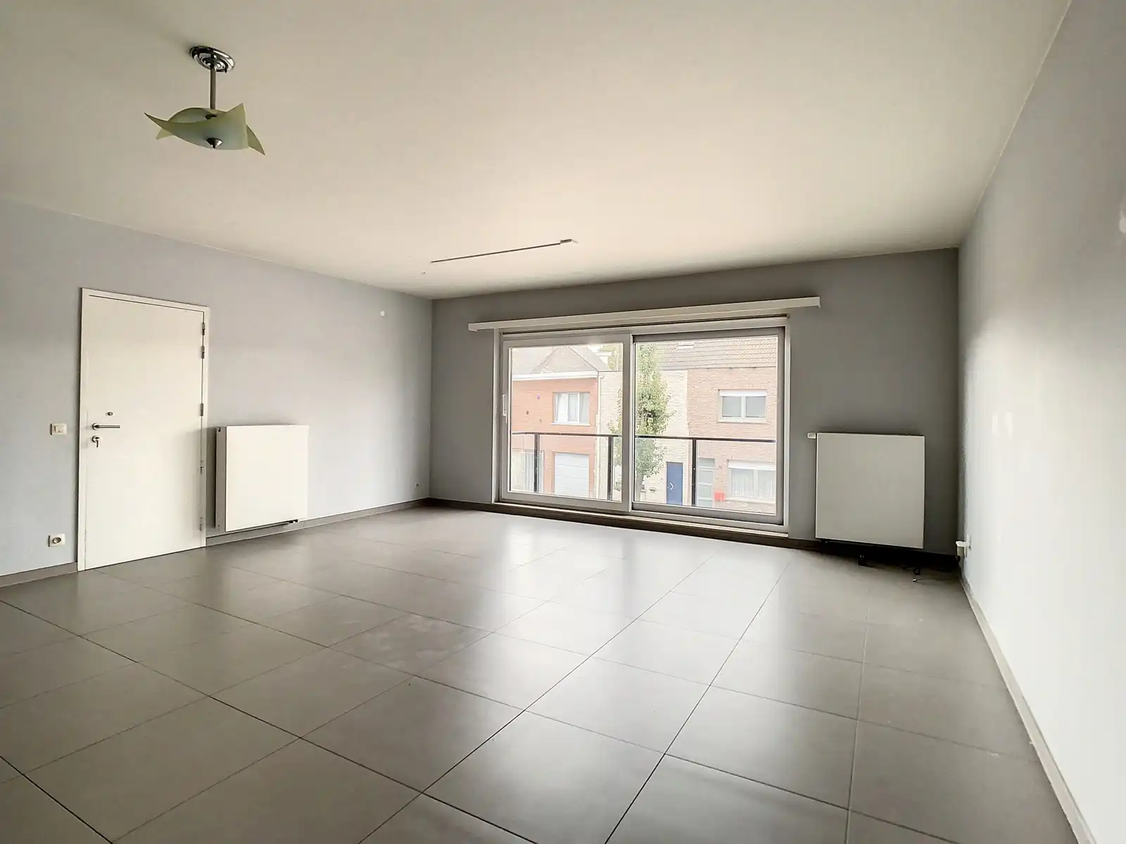 Modern appartement in rustige blok foto 9