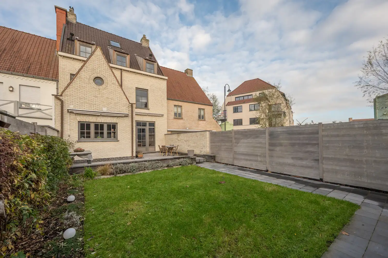 Zeer ruime en instapklare woning te koop met zonnige tuin en garage in Heulebrug te Knokke-Heist foto 32