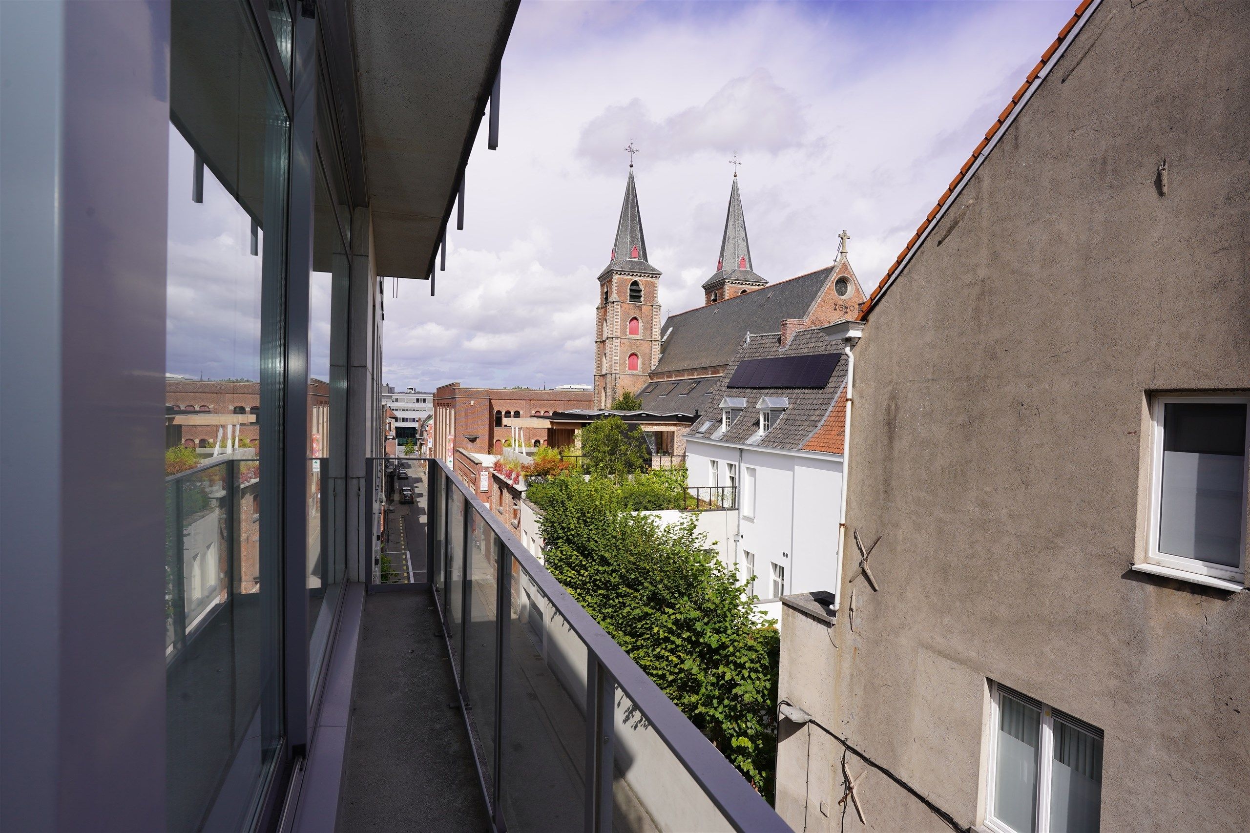 Luxeappartement met 2 slpks, 2 badk, dressing & staanplaats foto 24