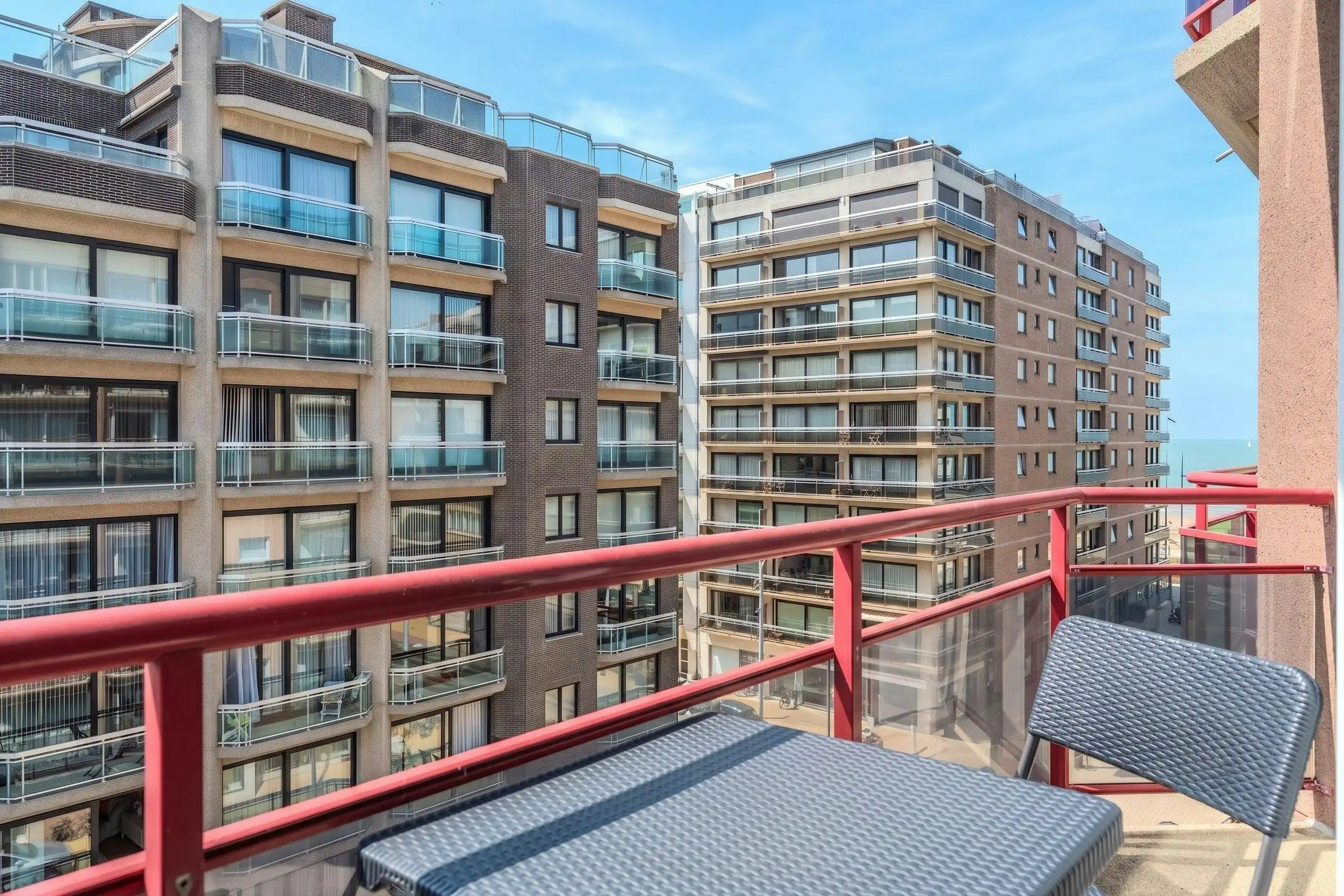 Instapklaar appartement met 2 slaapkamers en zijdelings zeezicht! foto 5