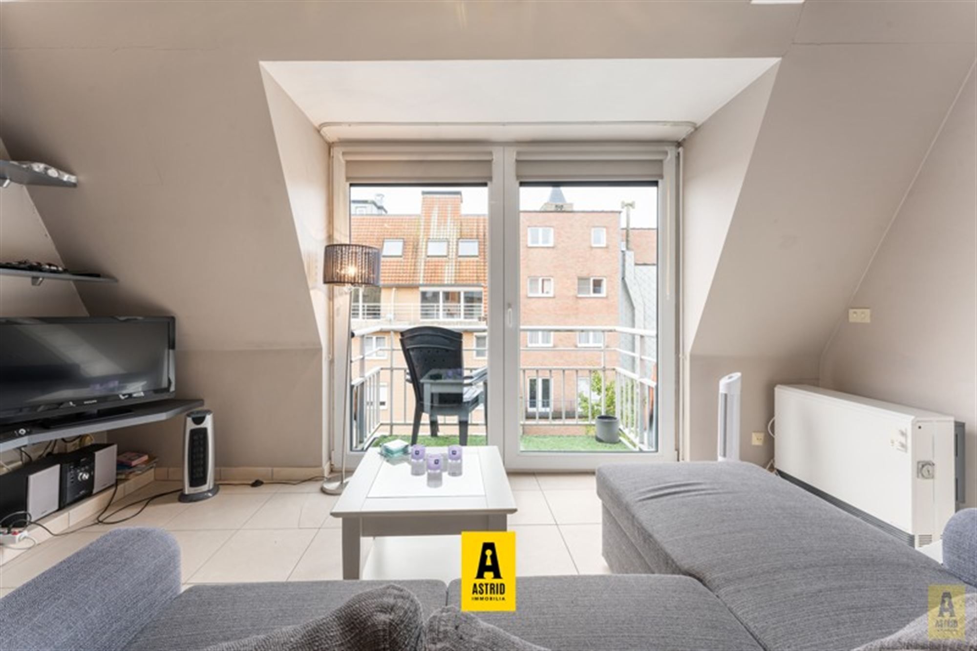 Instapklaar appartement vlakbij zee! foto {{pictureIndex}}