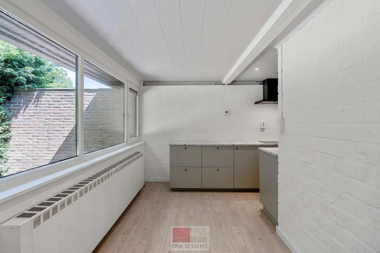 Recent gemoderniseerde bungalow, gelegen op het vakantiepark Sunclass Sonnevijver. foto 9
