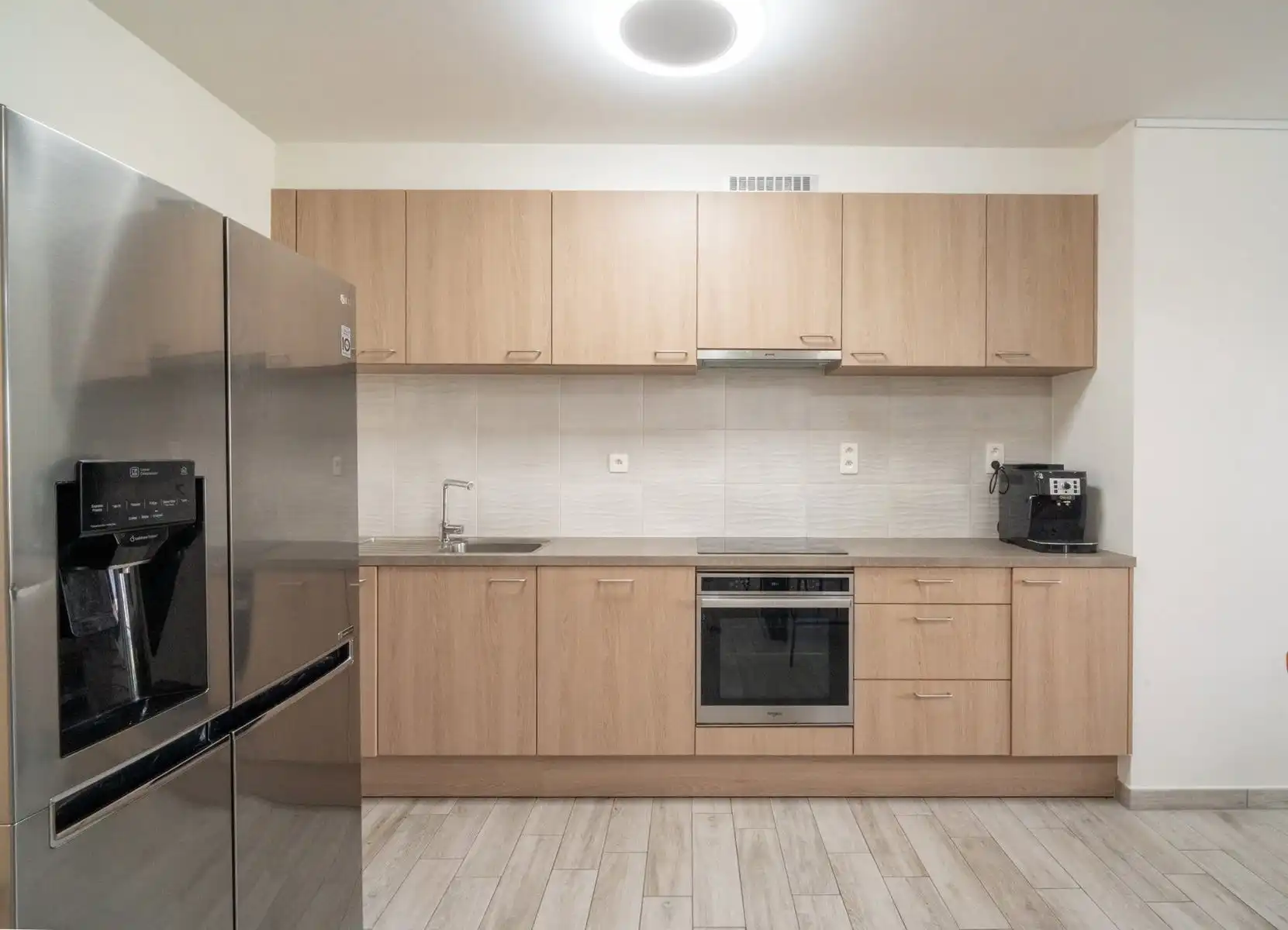 Instapklaar appartement met 2 slpks, terras en staanplaats foto 9