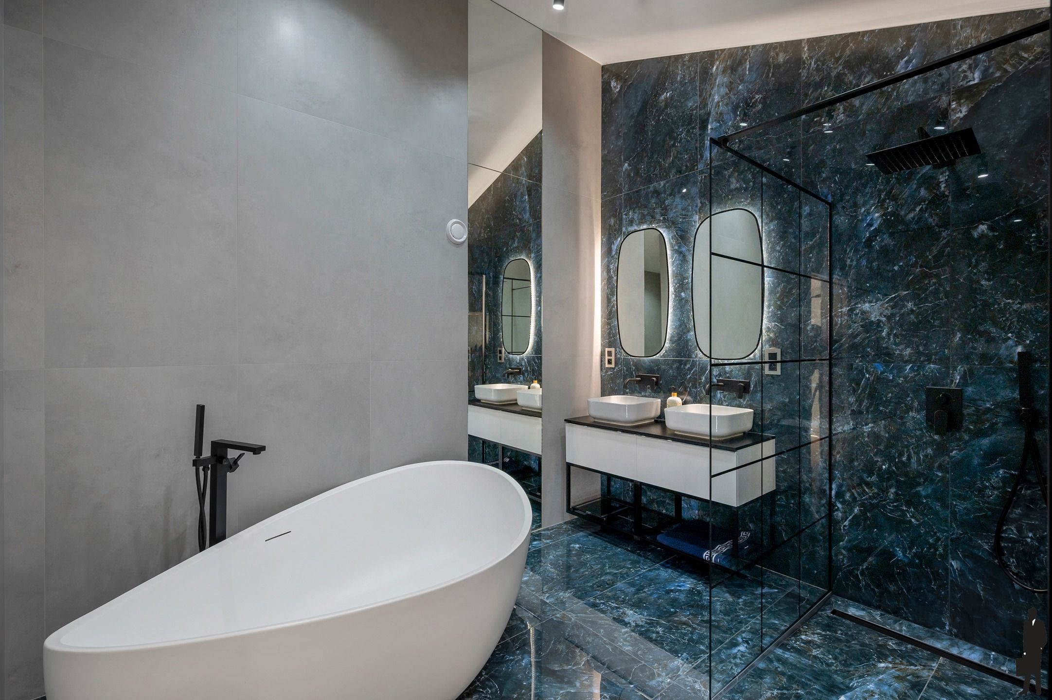 Luxueus afgewerkte penthouse met privé-lift op toplocatie. foto 16