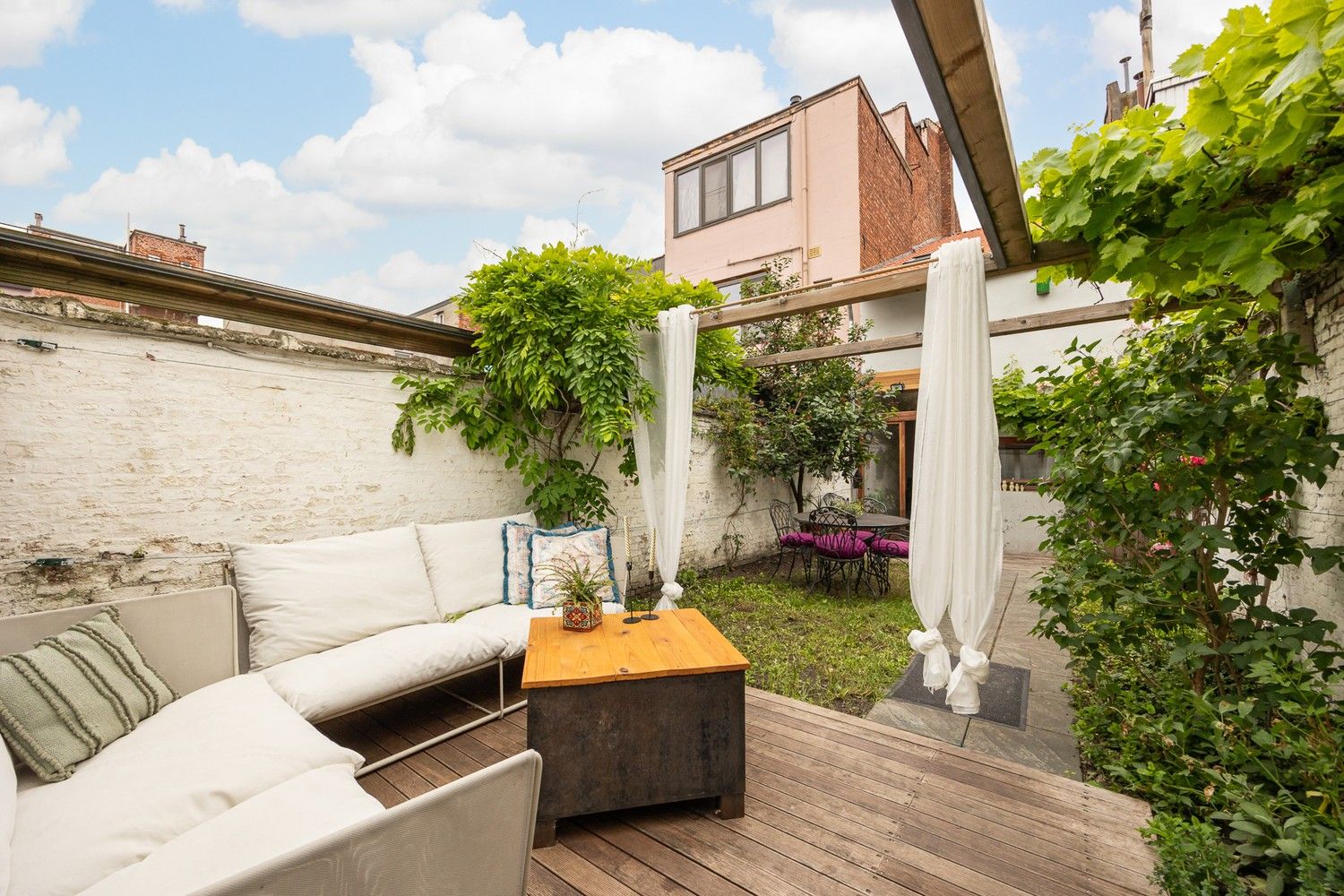 Charmante stadswoning met tuin en optionele garage in hartje Borgerhout foto 9