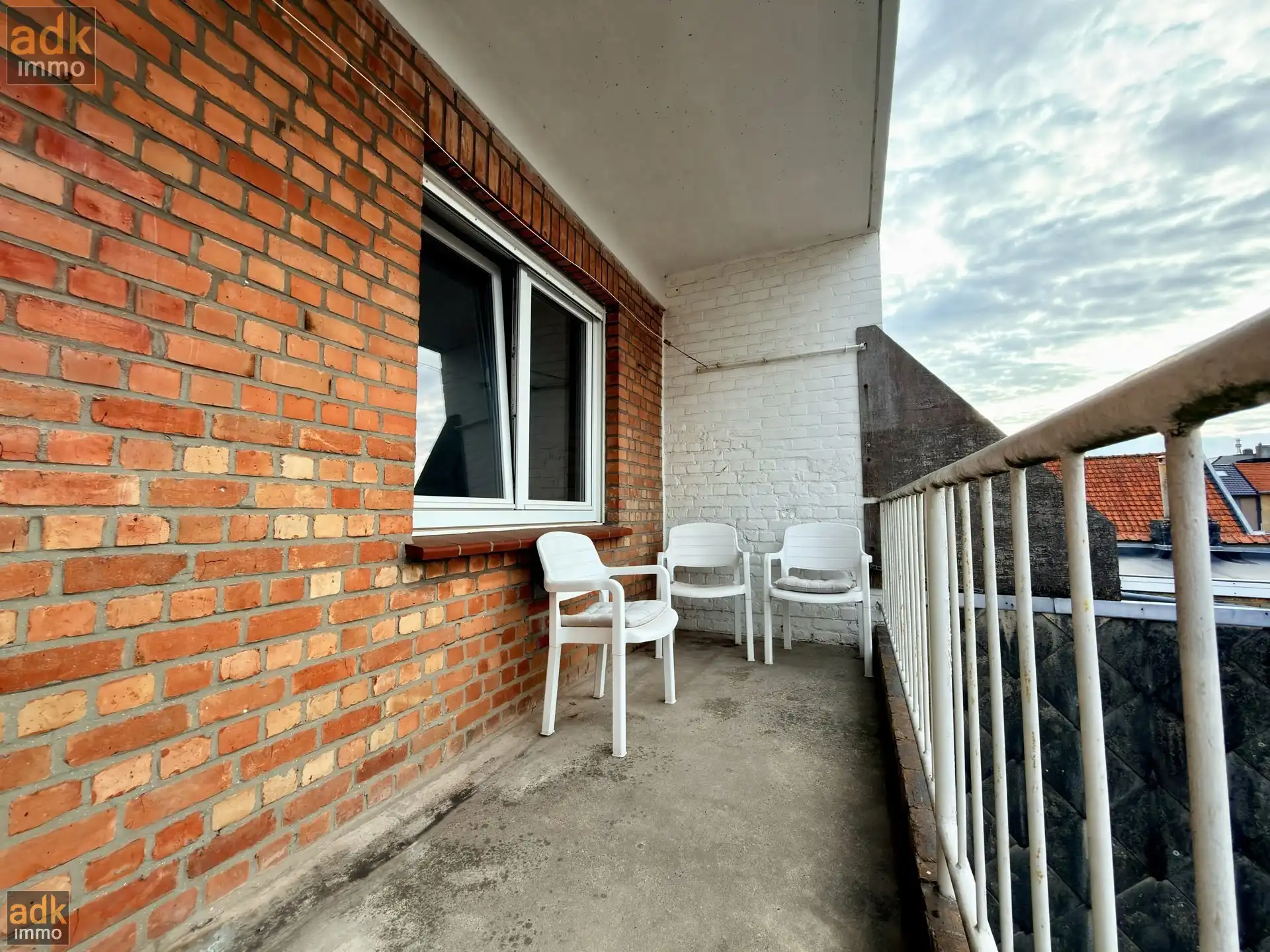 Instapklaar 2-slaapkamerappartement met dubbele GARAGE en berging. foto 19