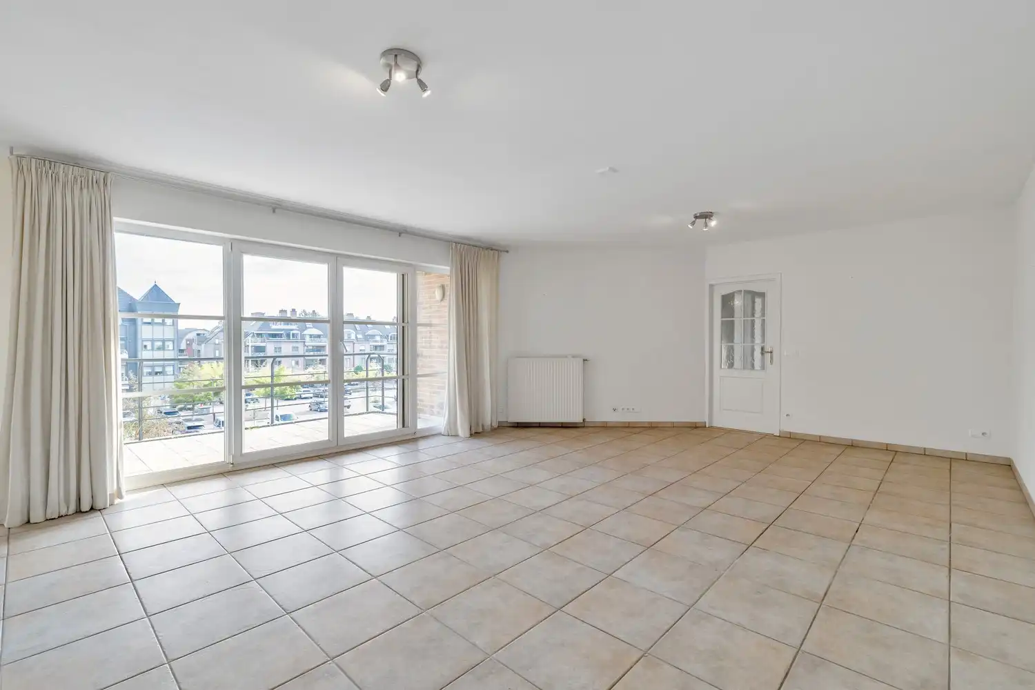 Ruim, licht en zorgeloos wonen in het hart van Lanaken! foto 13
