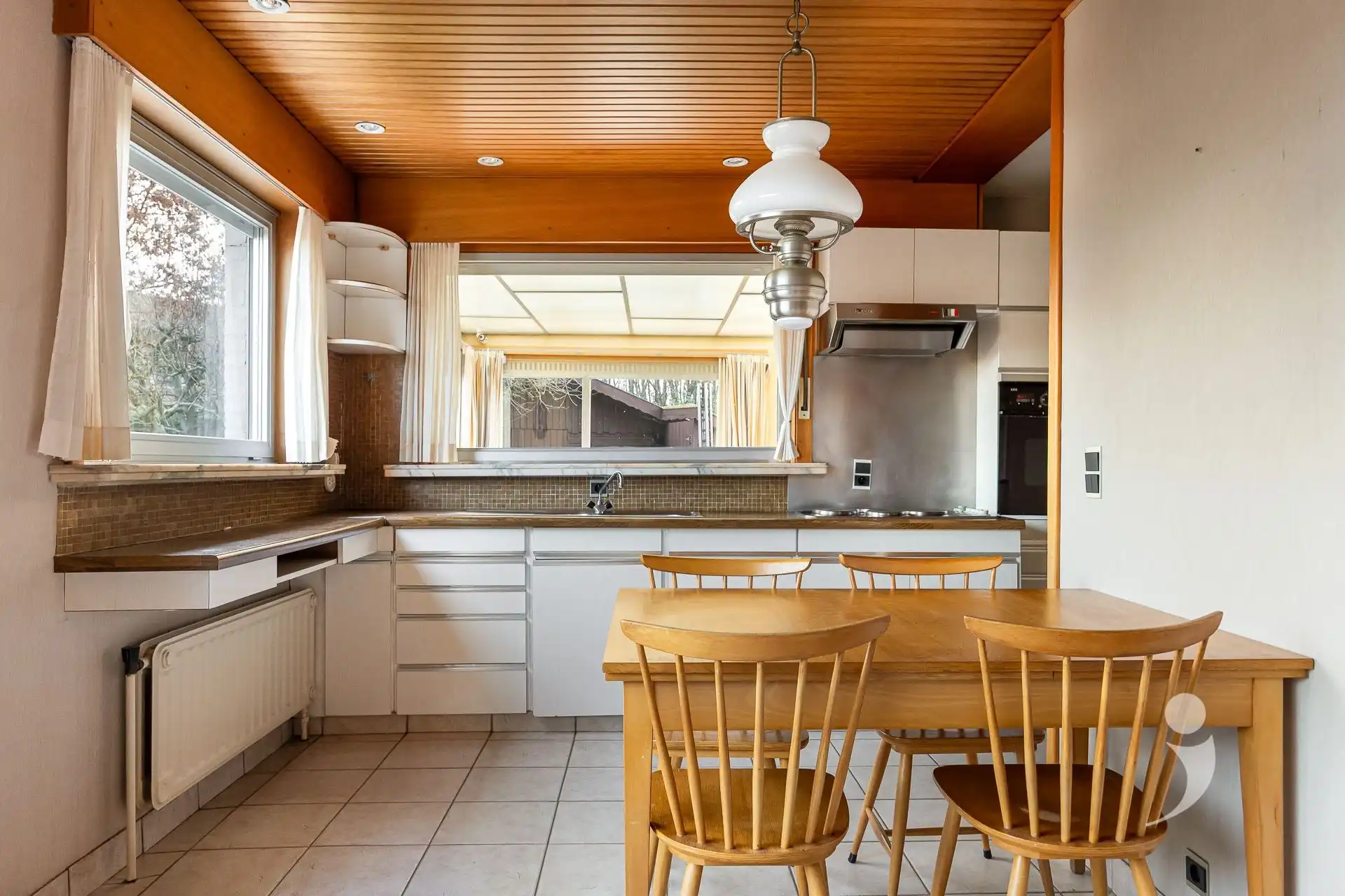 Te renoveren woning met zicht op de velden! foto 6