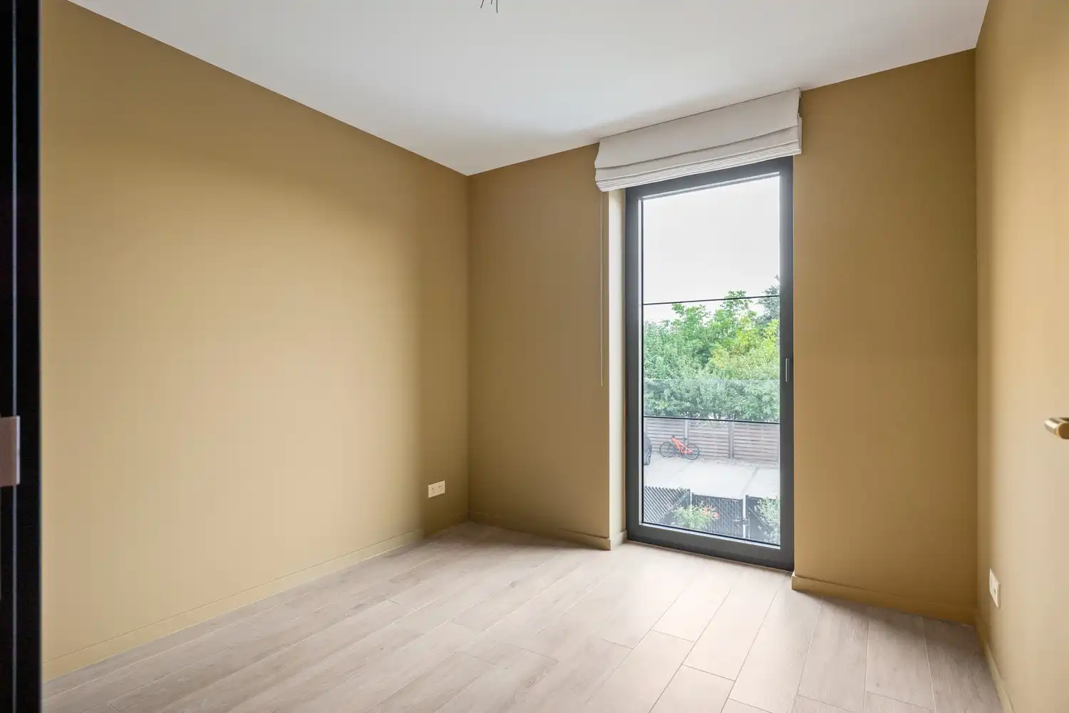 Recent energiezuinig appartement met 2 slpkrs, terras en autostaanplaats te Schriek foto 12