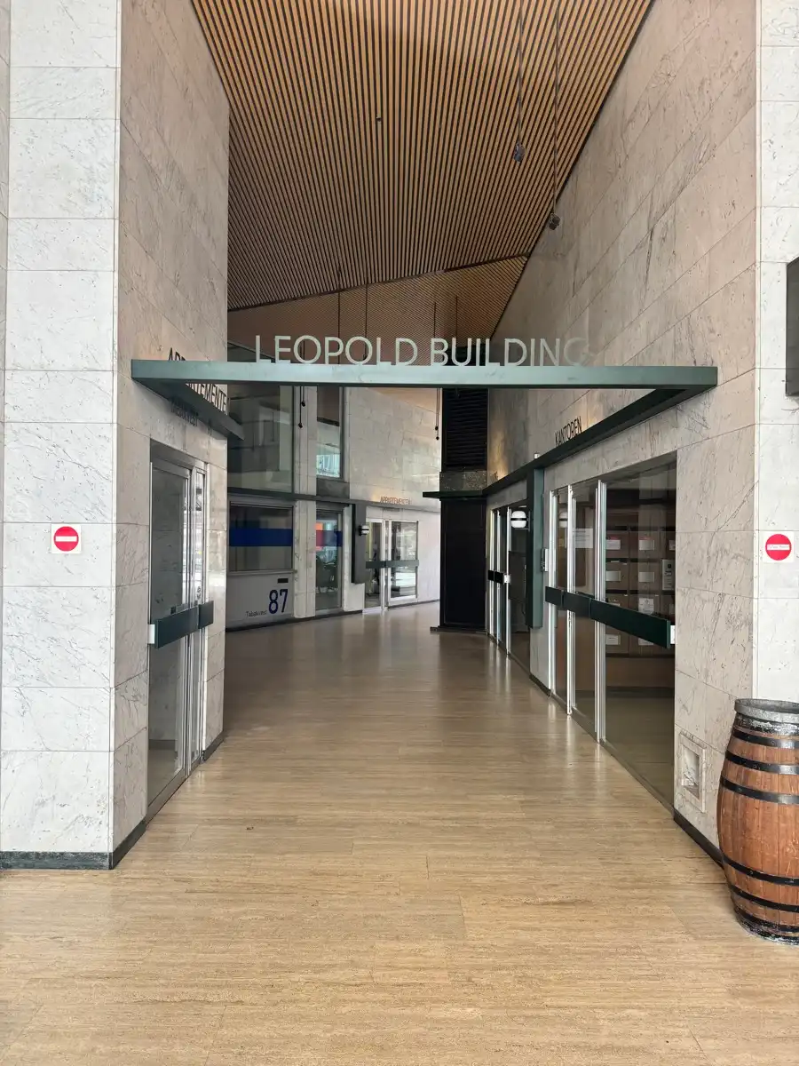 KANTOOR TE HUUR VAN 250 M² IN ANTWERPEN foto 5
