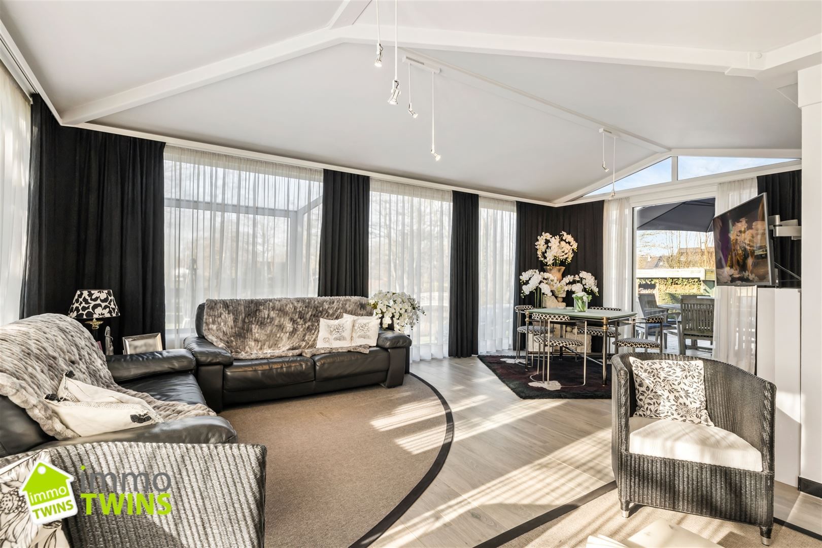 Imposant Landhuis op een Perceel van 6607m² te Grembergen foto 13