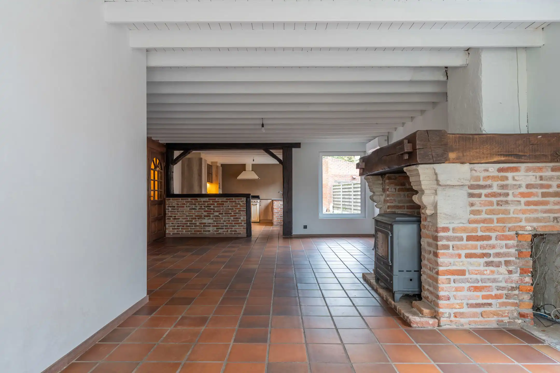 Ger. woning met 3 slpk en grote garage/werkplaats op 1.705 m² foto 8